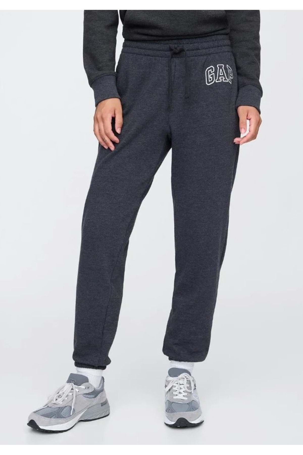 GAP V-Gap Herıtage Jogger Fleece 463492012 Kadın Eşofman Altı FÜME