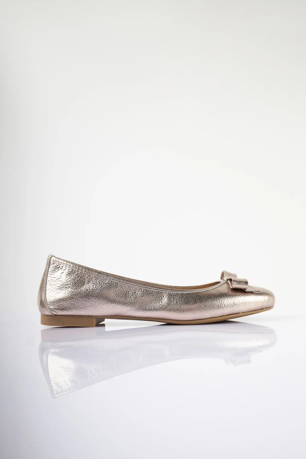 SU SHOE BOUTIQUE NO74 Platin Hakiki Deri Fiyonklu Babet