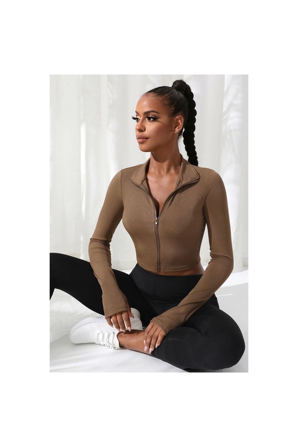 Marsilyan - Kadın Kahverengi Uzun Kol Fermuarlı Parmak Geçme Detaylı Dik Yaka Crop Top Bluz