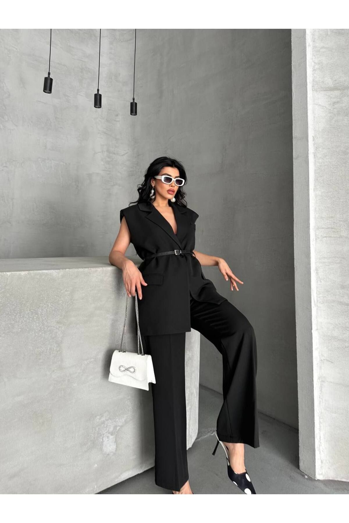 Castivo Fashion Vatkalı Kolsuz Ceketli Takım