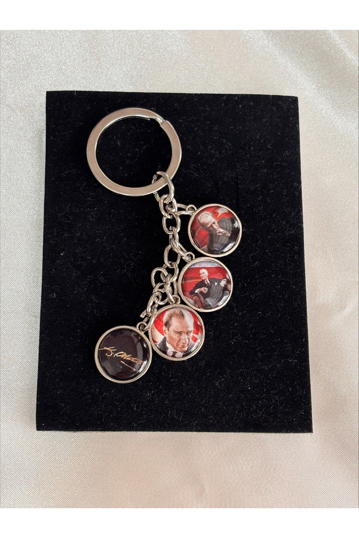 İZMİR.ACCESSORİZE TAKI & BİJUTERİ & AKSESUAR MUSTAFA KEMAL ATATÜRK RESİM & İMZA BASKILI METAL ANAHTARLIK & ÇANTA AKSESUAR