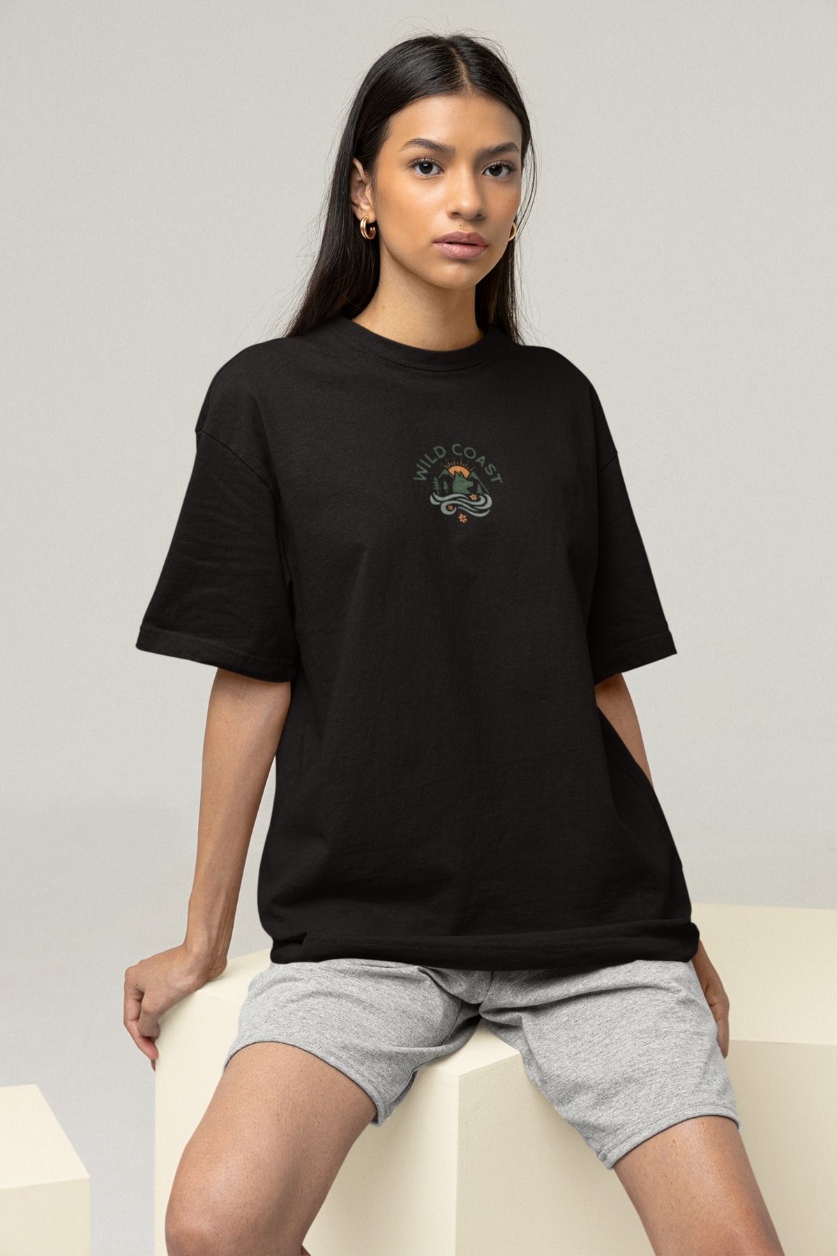 Sheeshbucks Wild Coast Camp Tasarımlı Kadın Oversize Siyah Tişört