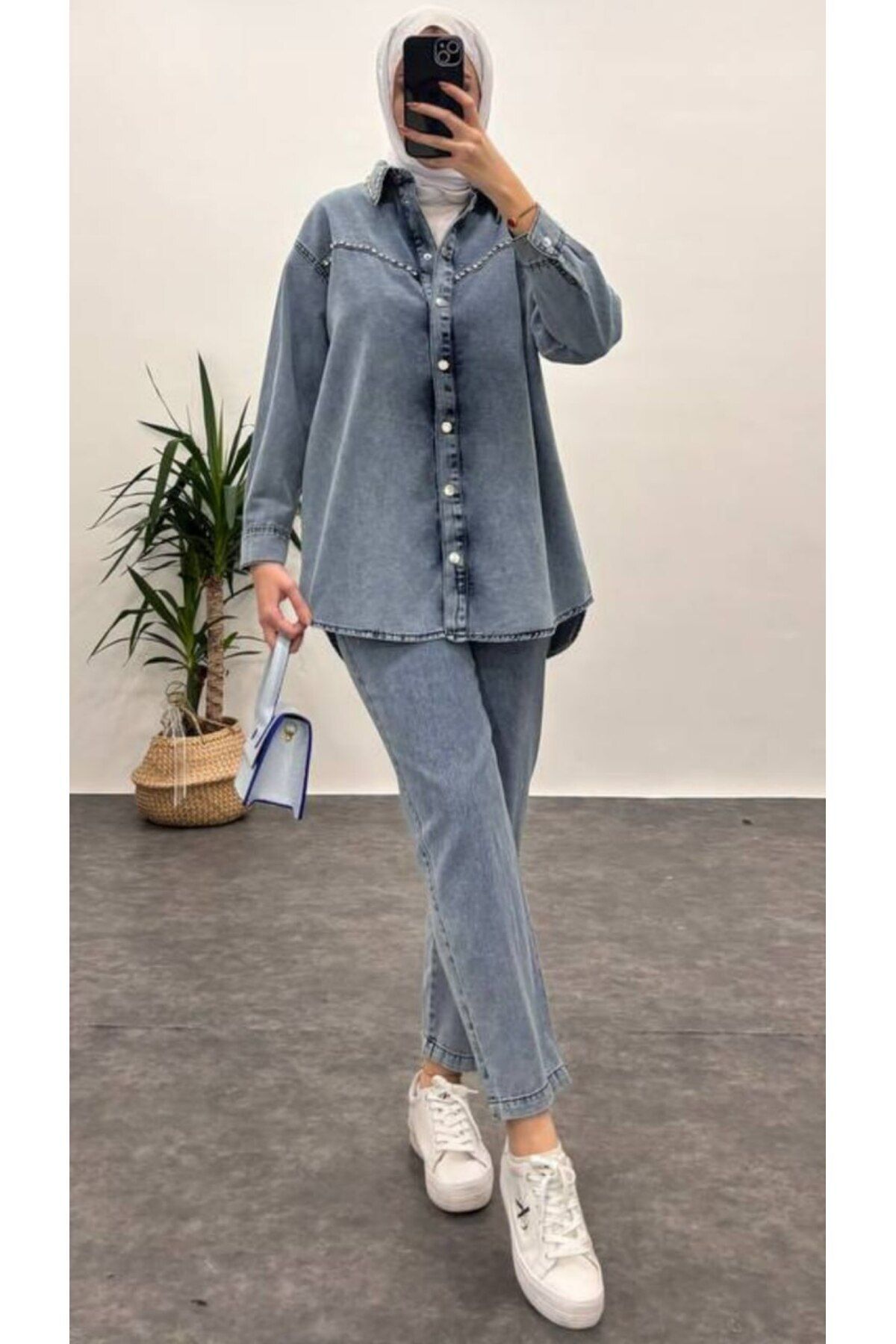Suede Style 9250 - Şık Rahat Yakası Taş Detaylı Kadın Kot Pantolon Gömlek Takımı
