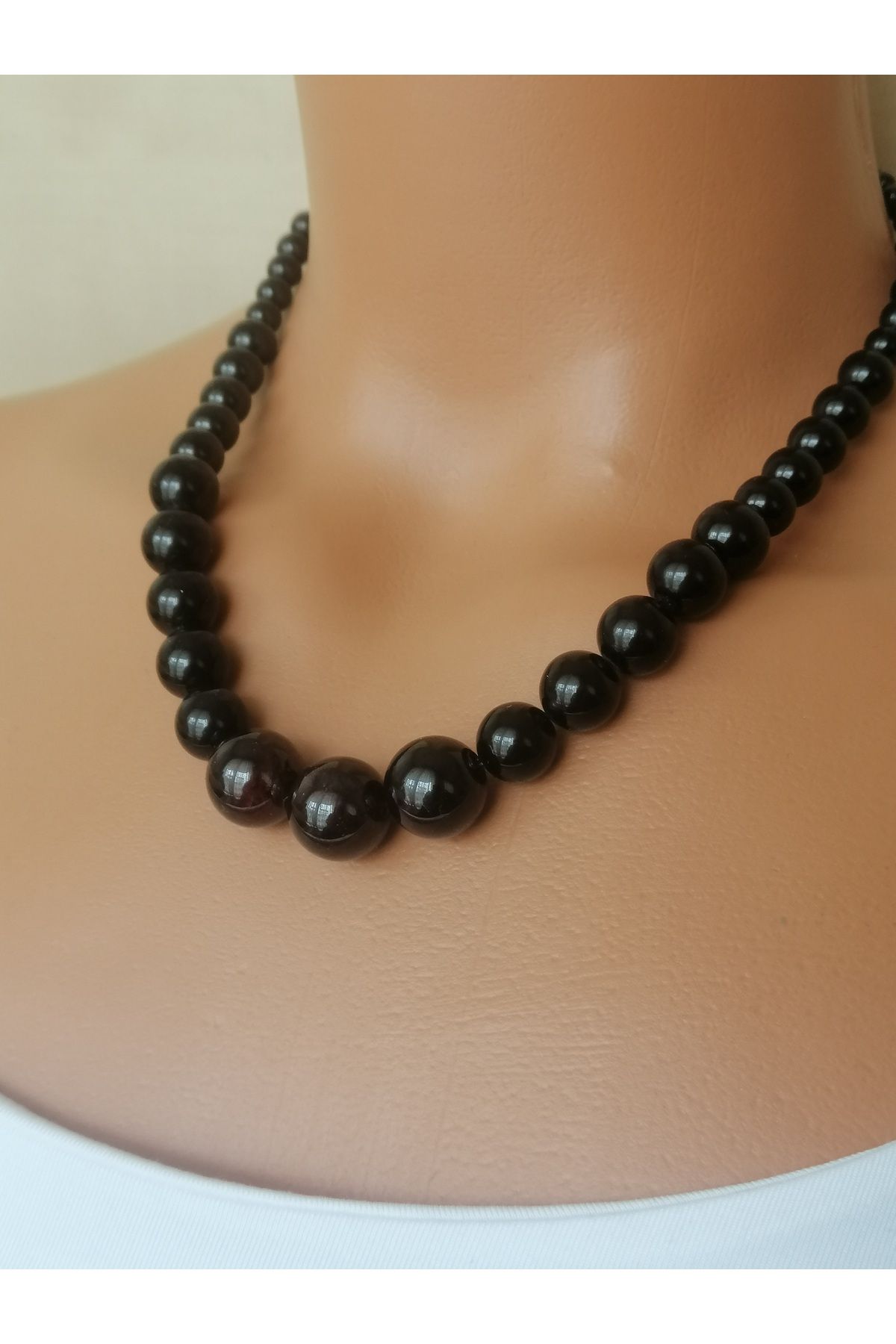LemaStone Doğal taş kolye ;AAA Kalite Siyah Turmalin ve Garnet lal taşı ile tasarlanmıştır.