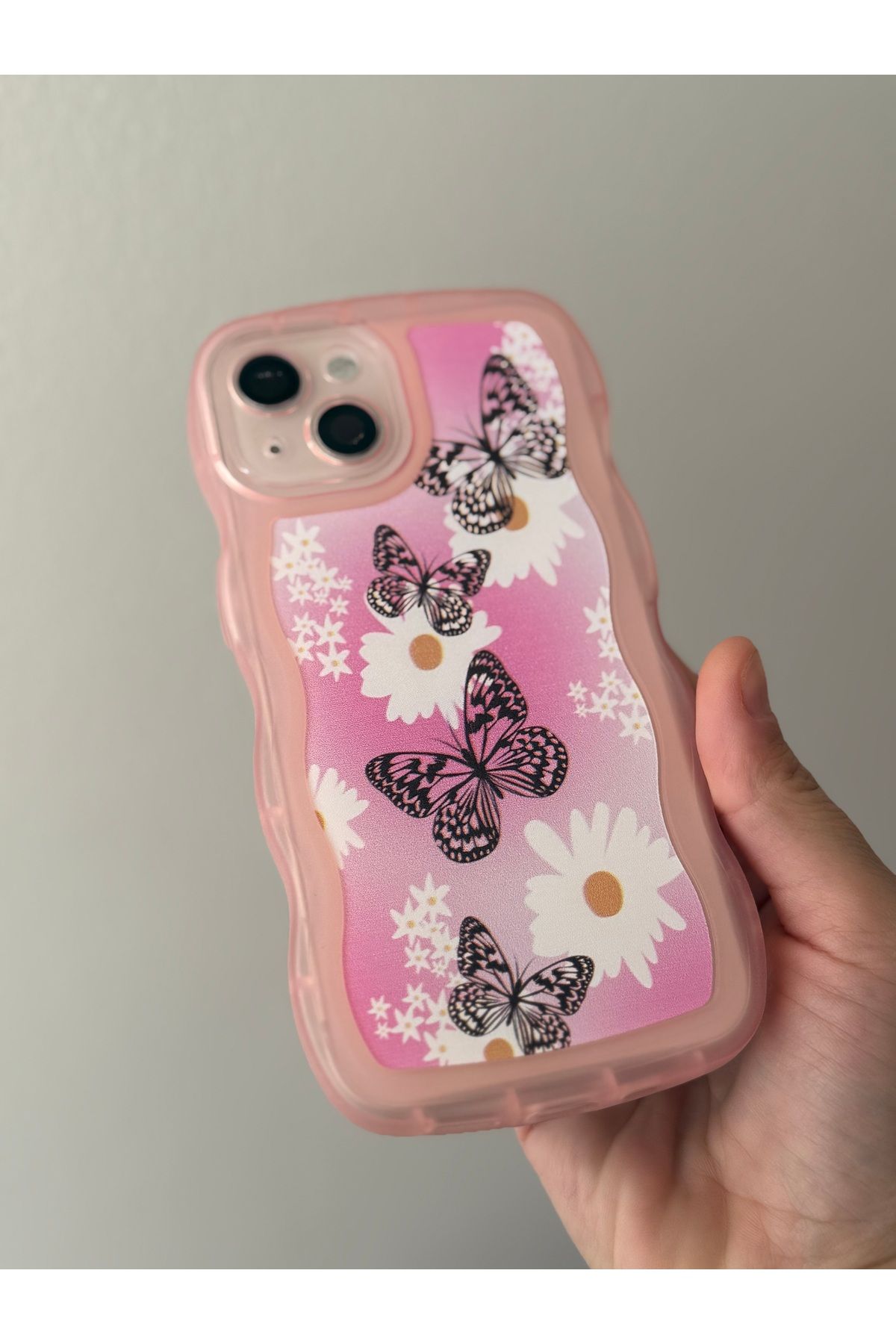 FİŞNEİLETİŞİM İPHONE 14 PLUS UYUMLU KENARLARI DALGALI KELEBEK DESENLİ KILIF