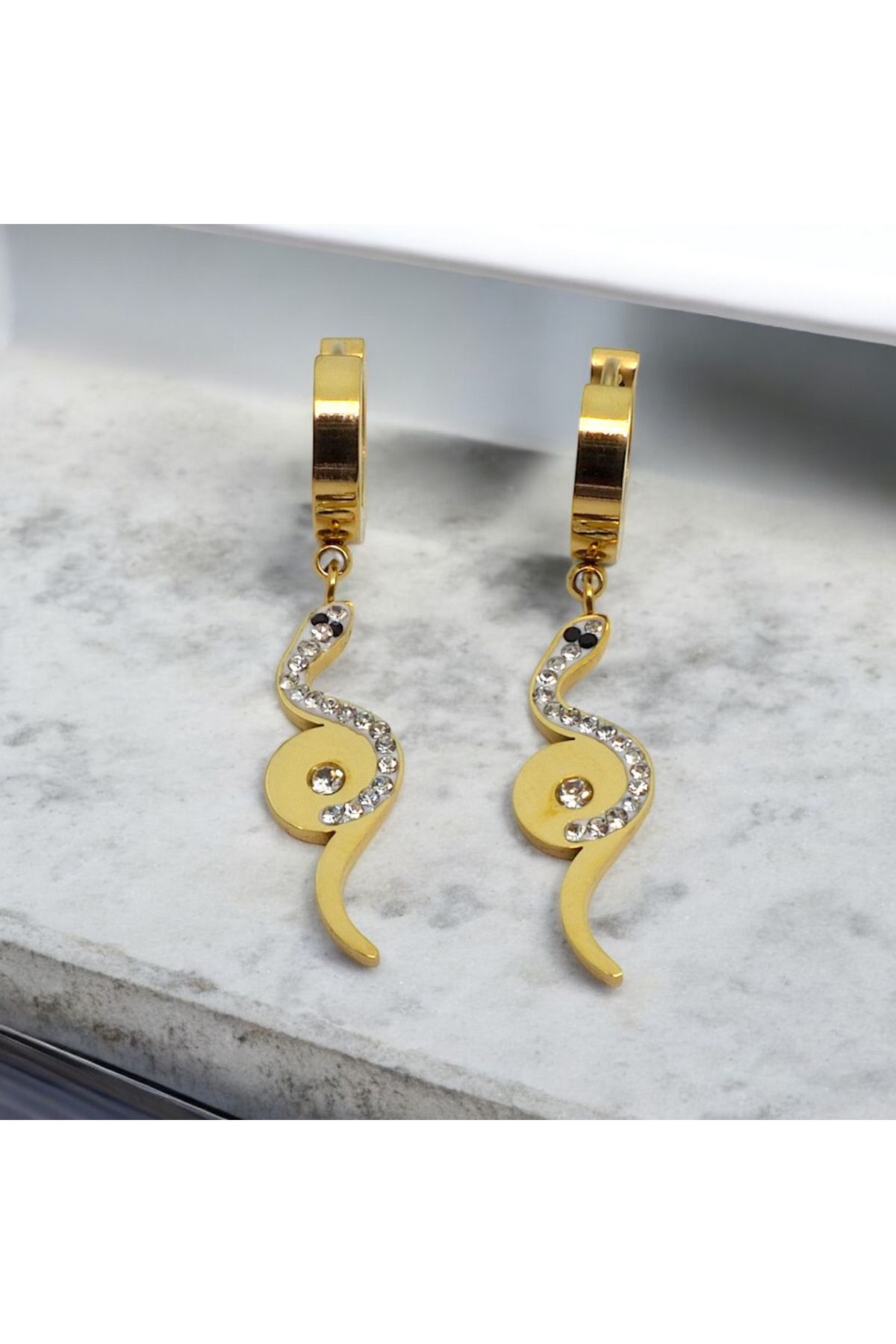 Bumu Design Yılan Figürlü ÇelikSallantılı Küpe