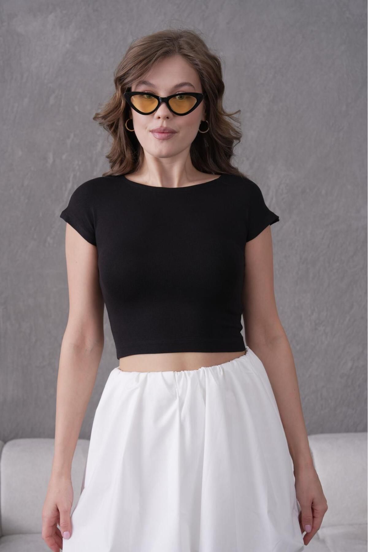 DONNA LISSA YUVARLAK YAKA FİTTİLİ BASİC KADIN T-SHİRT