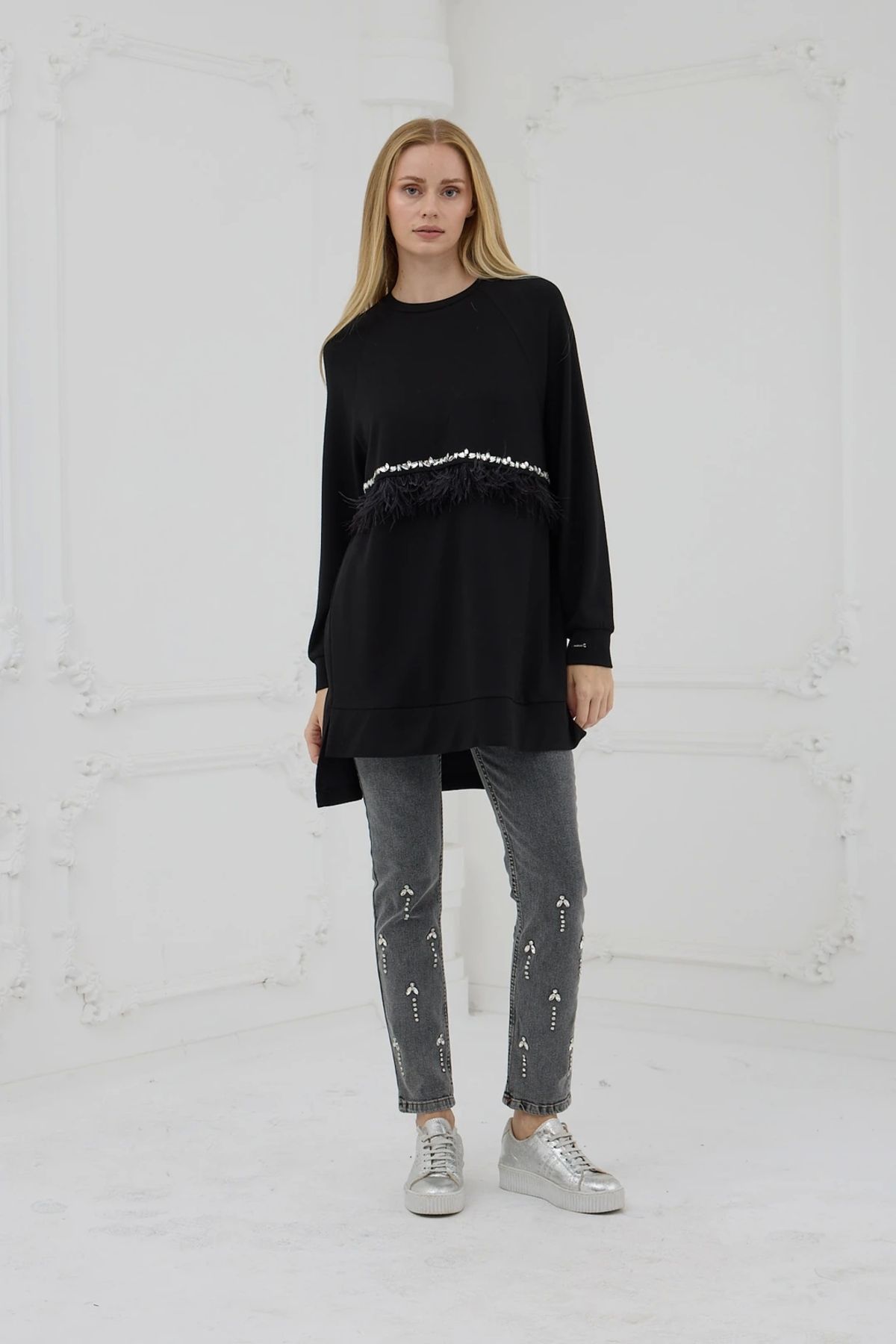 ladrans Tüy Detaylı Taşlı Sweatshirt