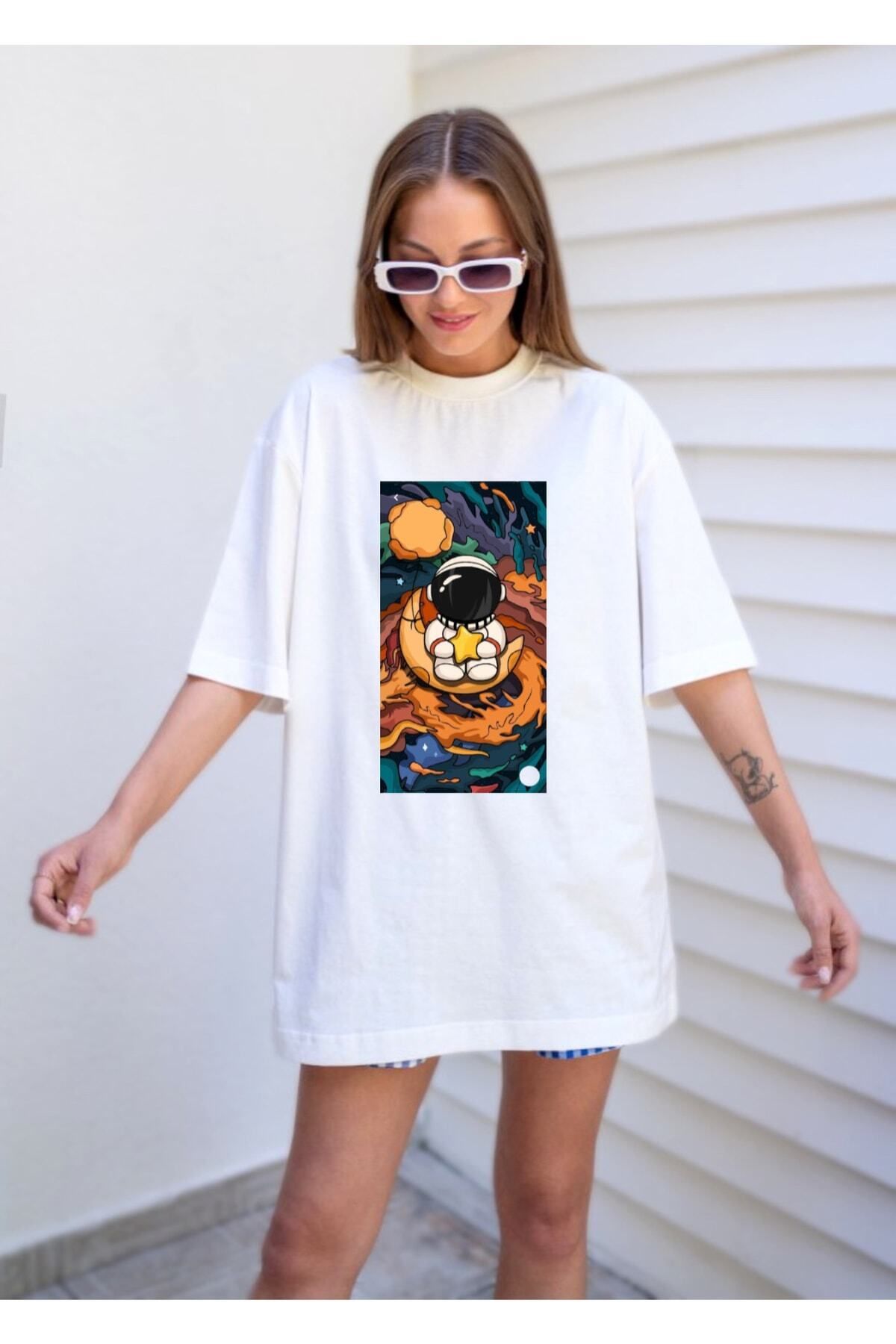 donamod Oversize Unisex Sanatsal Astronot Beyaz Tshirt