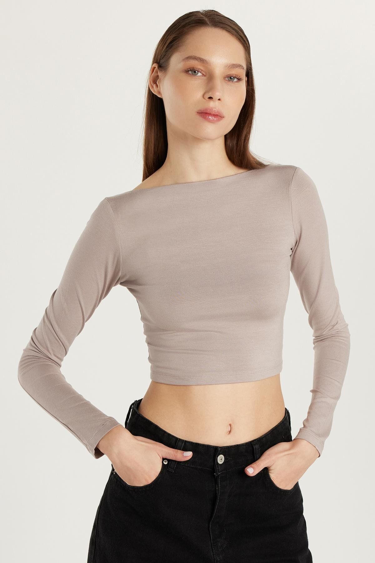 Tudors Kadın Slim Fit Dar Kesim Bisiklet Yaka Sırt Detaylı Vizon Bluz
