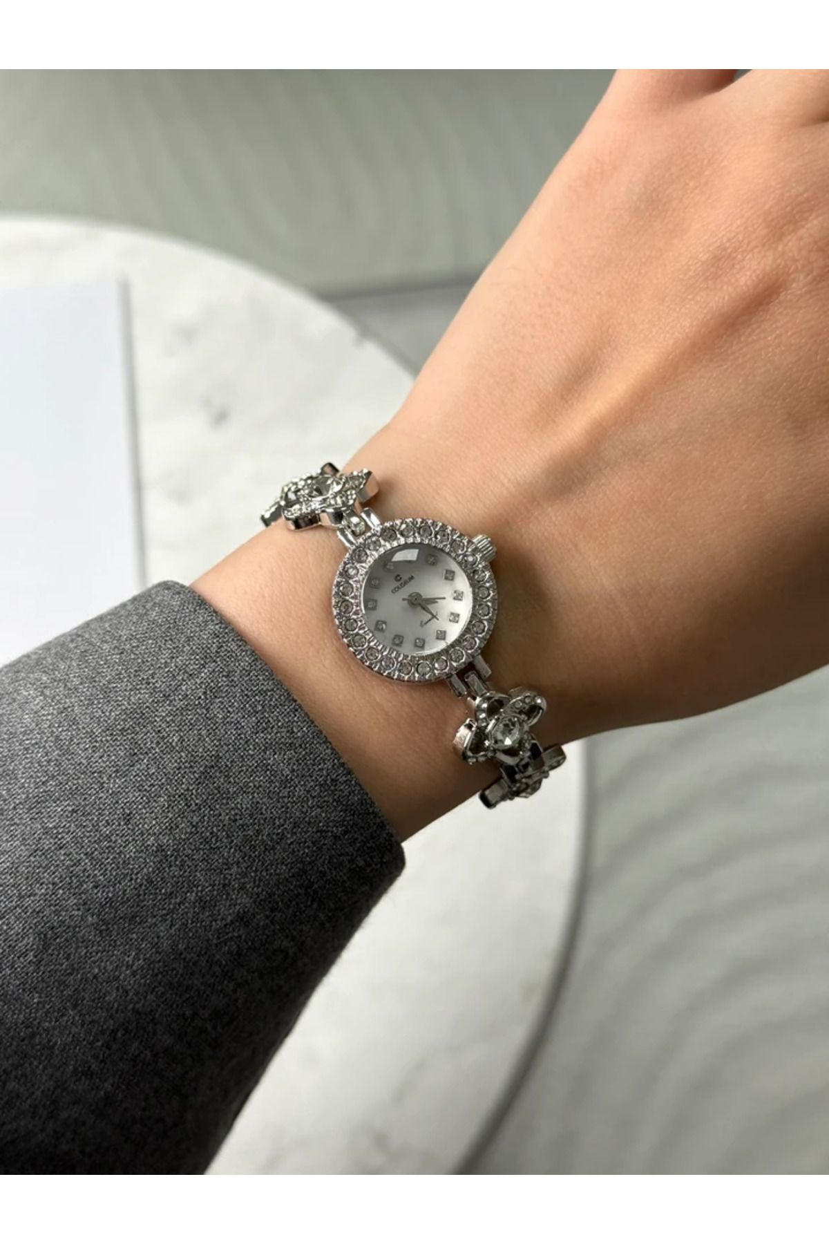 RoseandRoses Blom Çiçek Detaylı Taşlı Kordon Kadın Kol Saati Gümüş (Beyaz Kadran)
