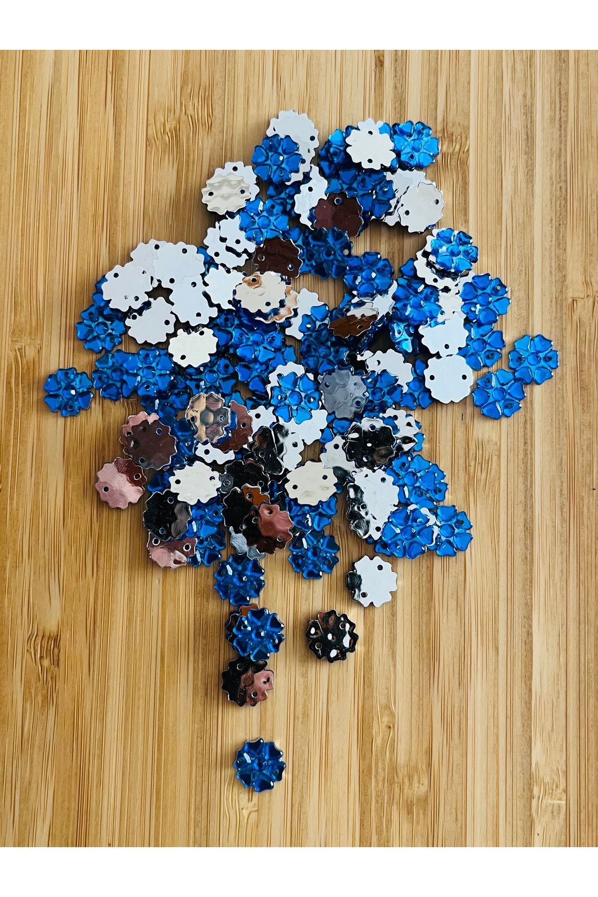 Öztürk Taş görünümlü plastik pul. Ebat:11mm. Tahmini 250 adet. Renk: Gece Mavisi.