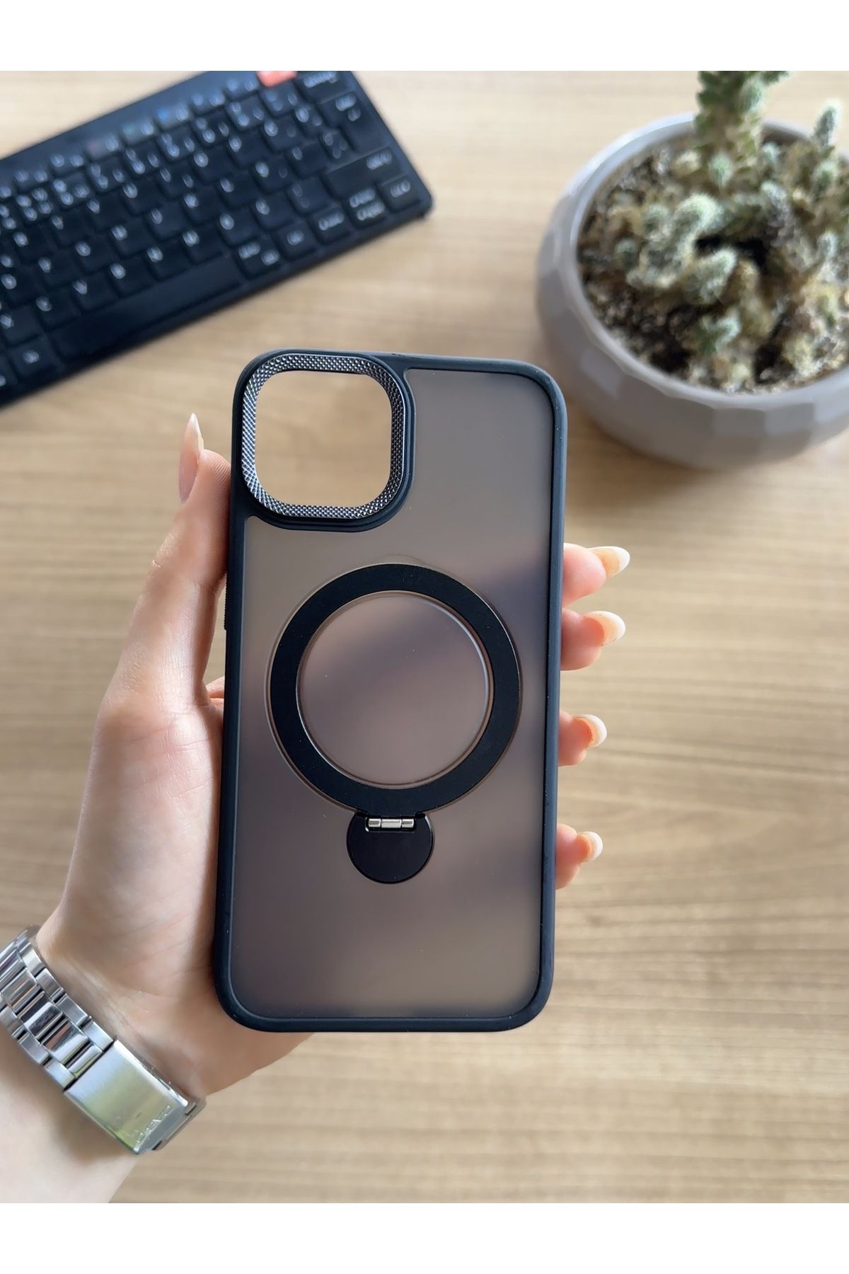 MTL iPhone 11 Standlı Ve MagSafe Kılıf Soocase622
