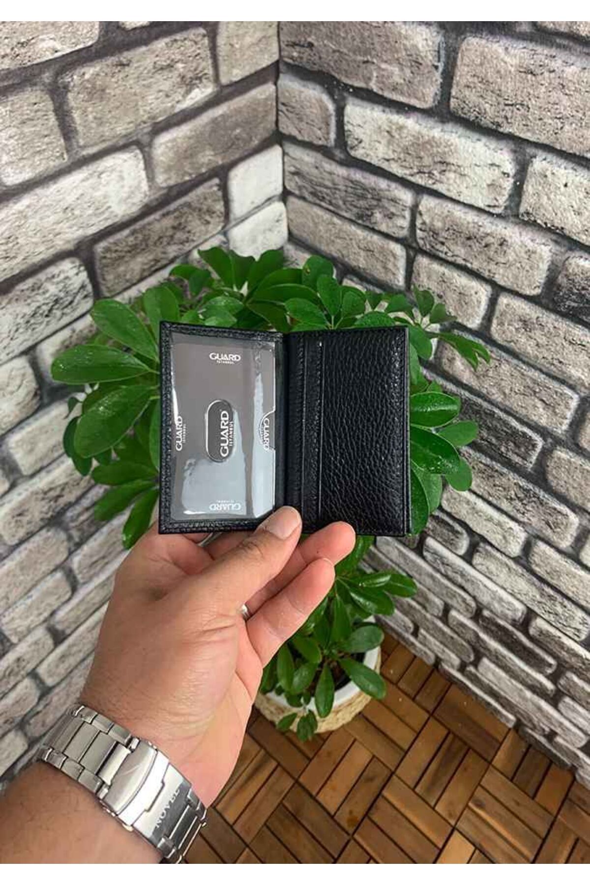 کارت دار مردانه چرمی سیاه مقدس GRD2403XW22226 GUARD