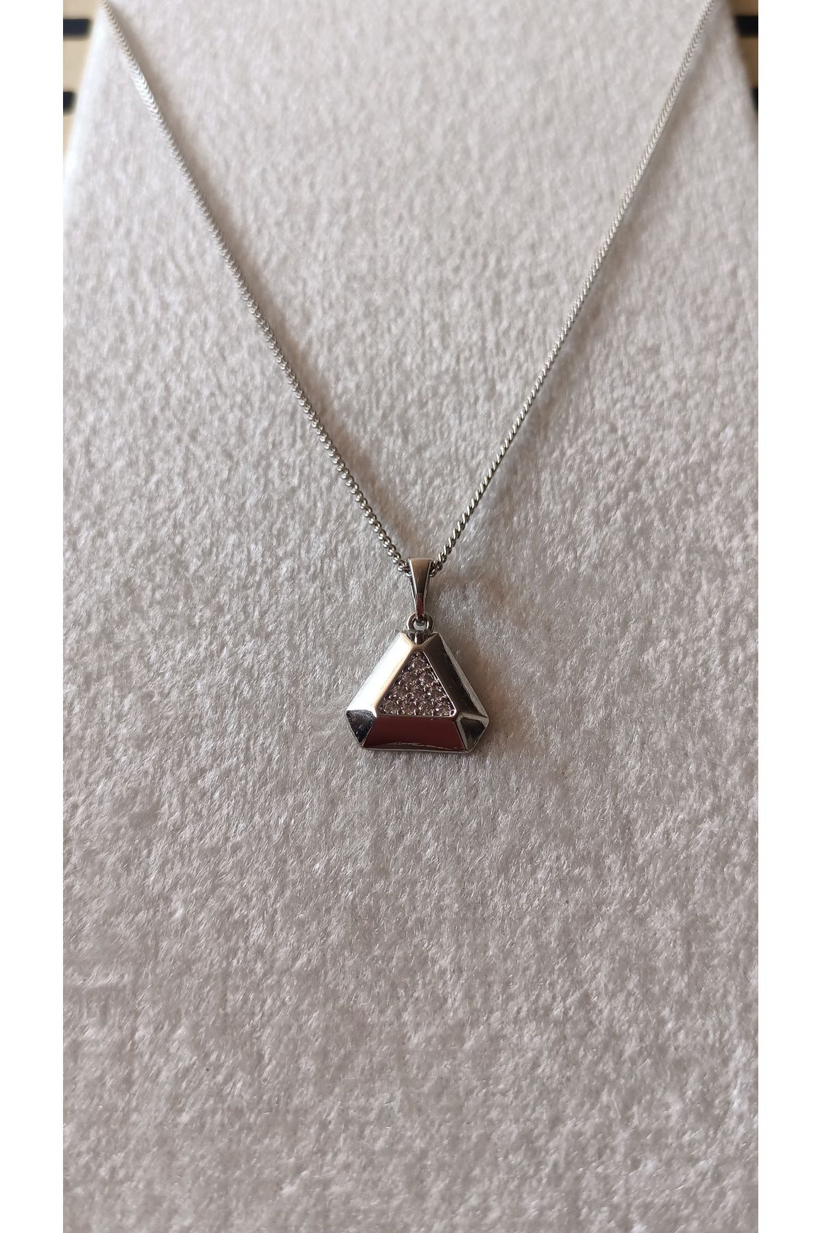 Lakshmi Minimal Üçgen Silver Kolye