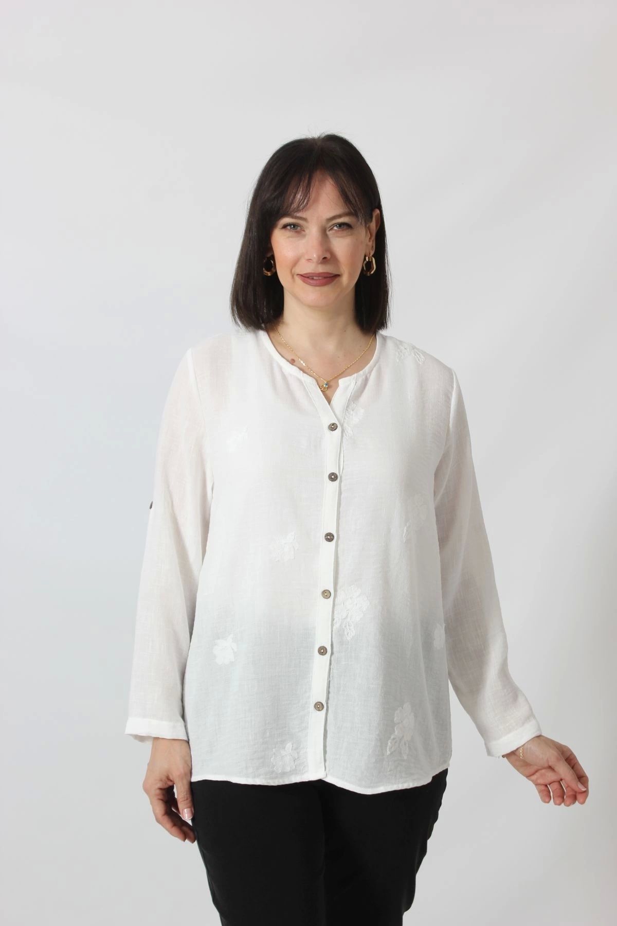Moda Berray 2B-069 KOLU APOLETLİ BÜYÜK ÇİÇEK DESENLİ PAMUK KETEN KADIN BÜYÜK BEDEN BEYAZ GÖMLEK