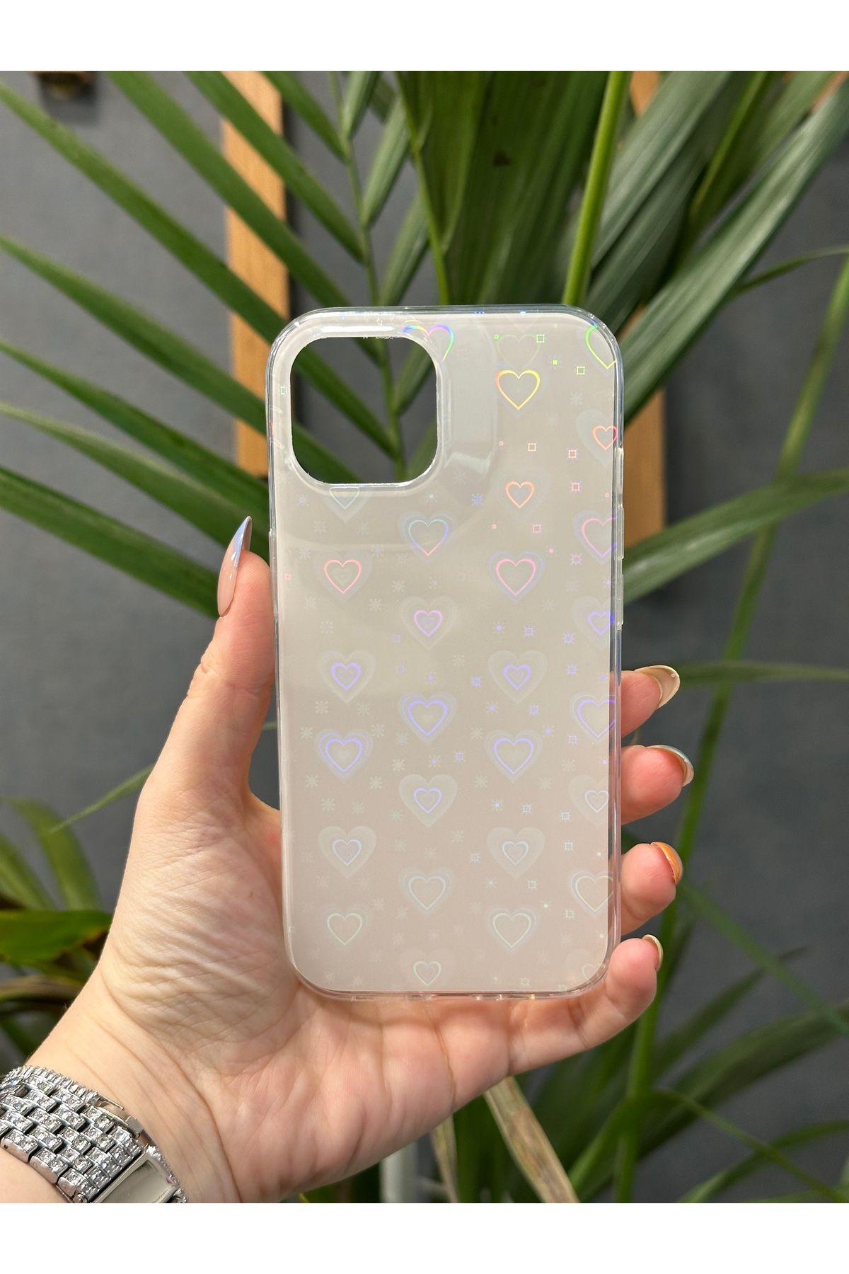 Qans Bilisim İphone 15 Beyaz Hologramlı ve Kalpli Silikon Kılıf