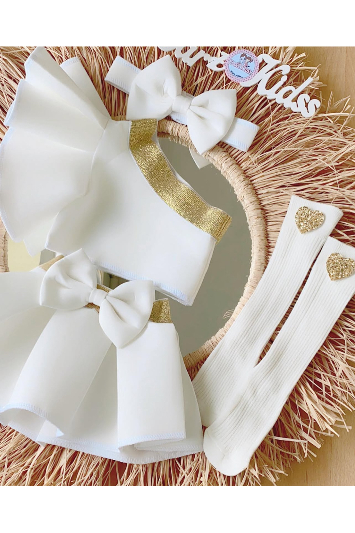 EBRU ÖZÖRGÜCÜ Kız çocuk fırfır kollu etek bluz bandana ve çorap takım fotoğrafı 2 (önizleme)