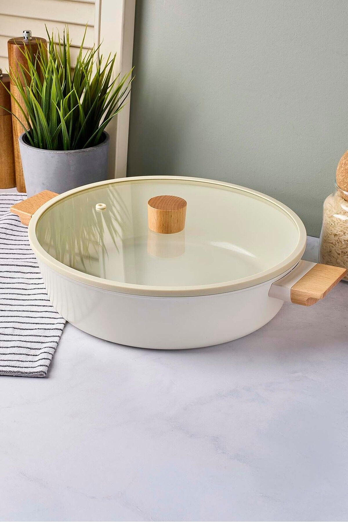 Muba Consept CookWood Beige İndüksiyon Tabanlı Ahşap Kulplu Kapaklı Seramik Basık Tencere 28 cm