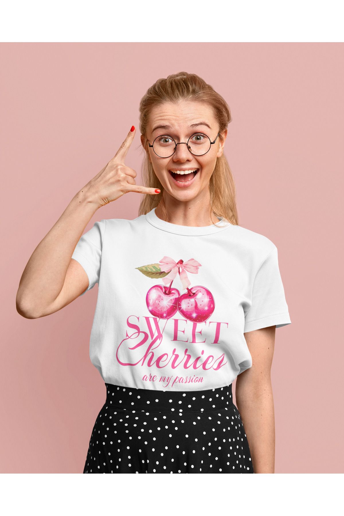 MAGORS SWEET CHERRIESS BASKILI STANDART KALIP BİSİKLET YAKA PAMUKLU KADIN TSHIRT