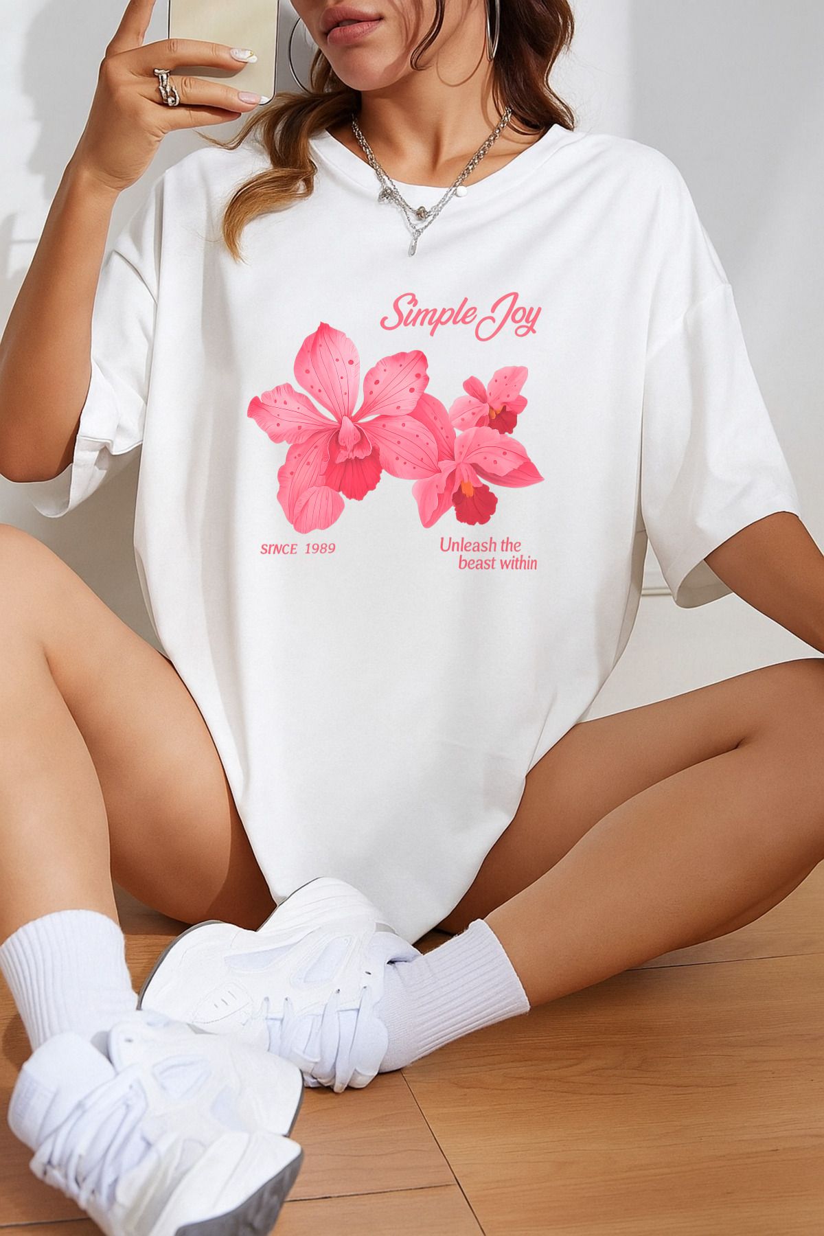 ArtWearDesign Kadın Beyaz Çiçek Desenli Baskılı %100 Pamuk Bisiklet Yaka Kısa Kol Süprem T-Shirt