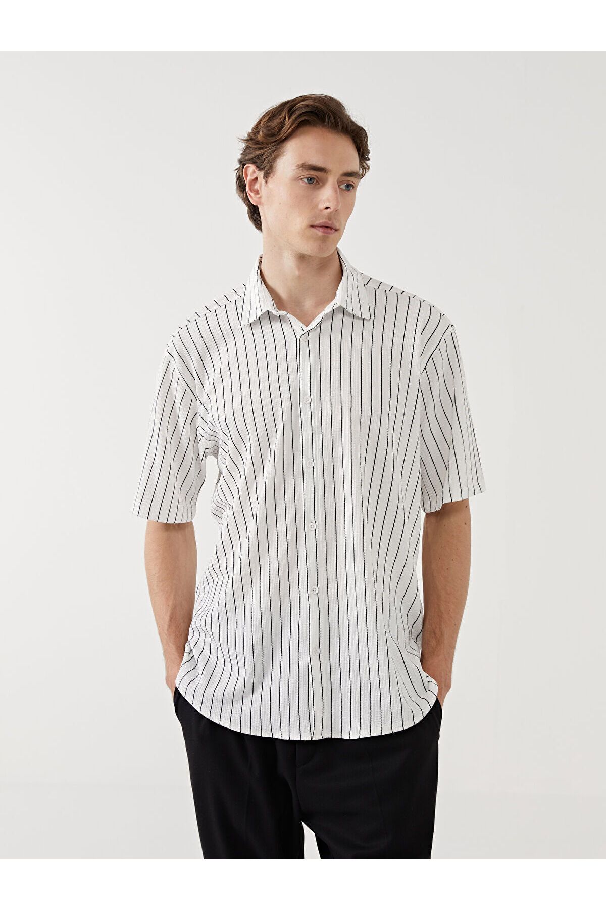 LC Waikiki Regular Fit Kısa Kollu Çizgili Erkek Gömlek