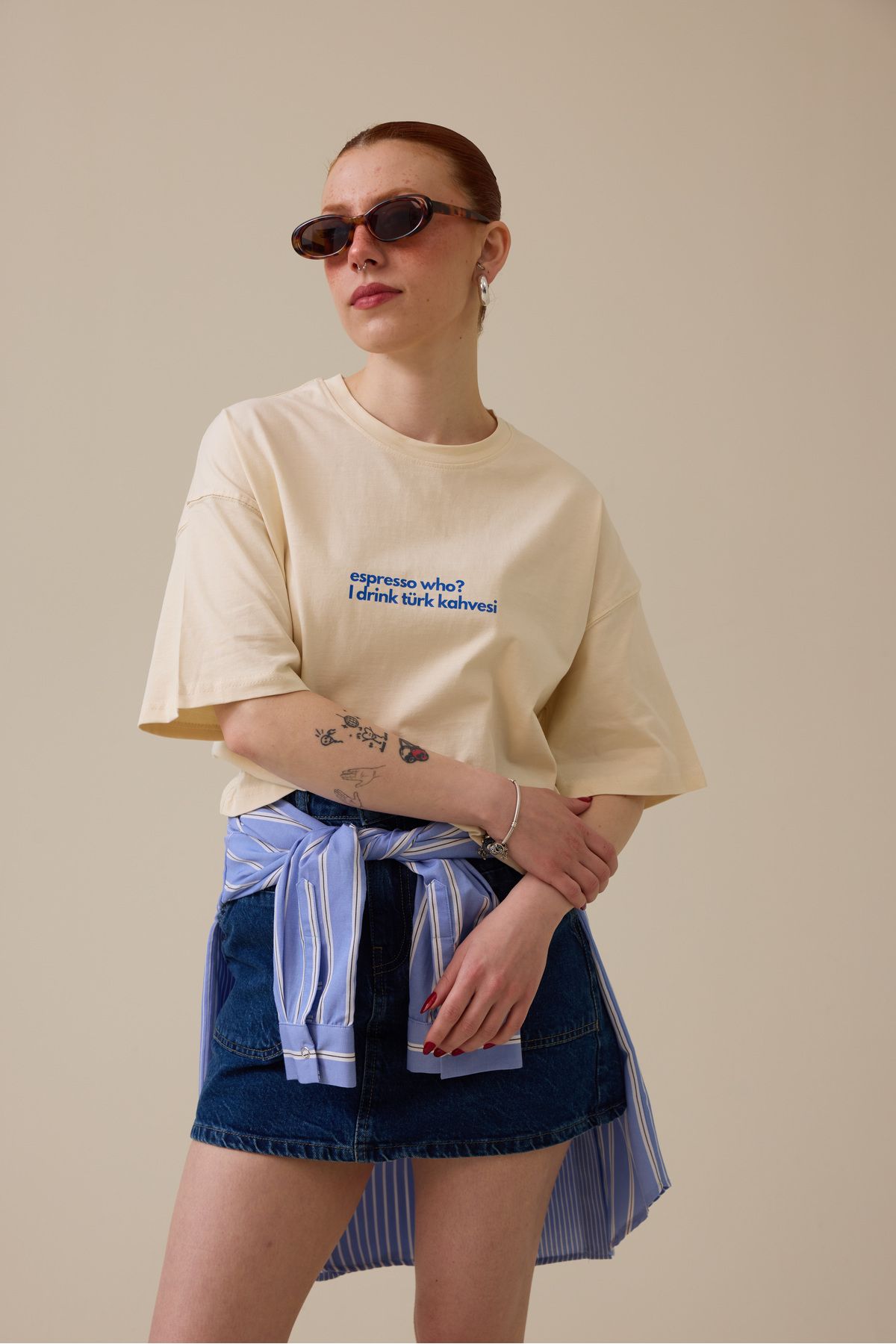 Lesin Studio Espresso Who Butter Orta Boy Oversize Tişört