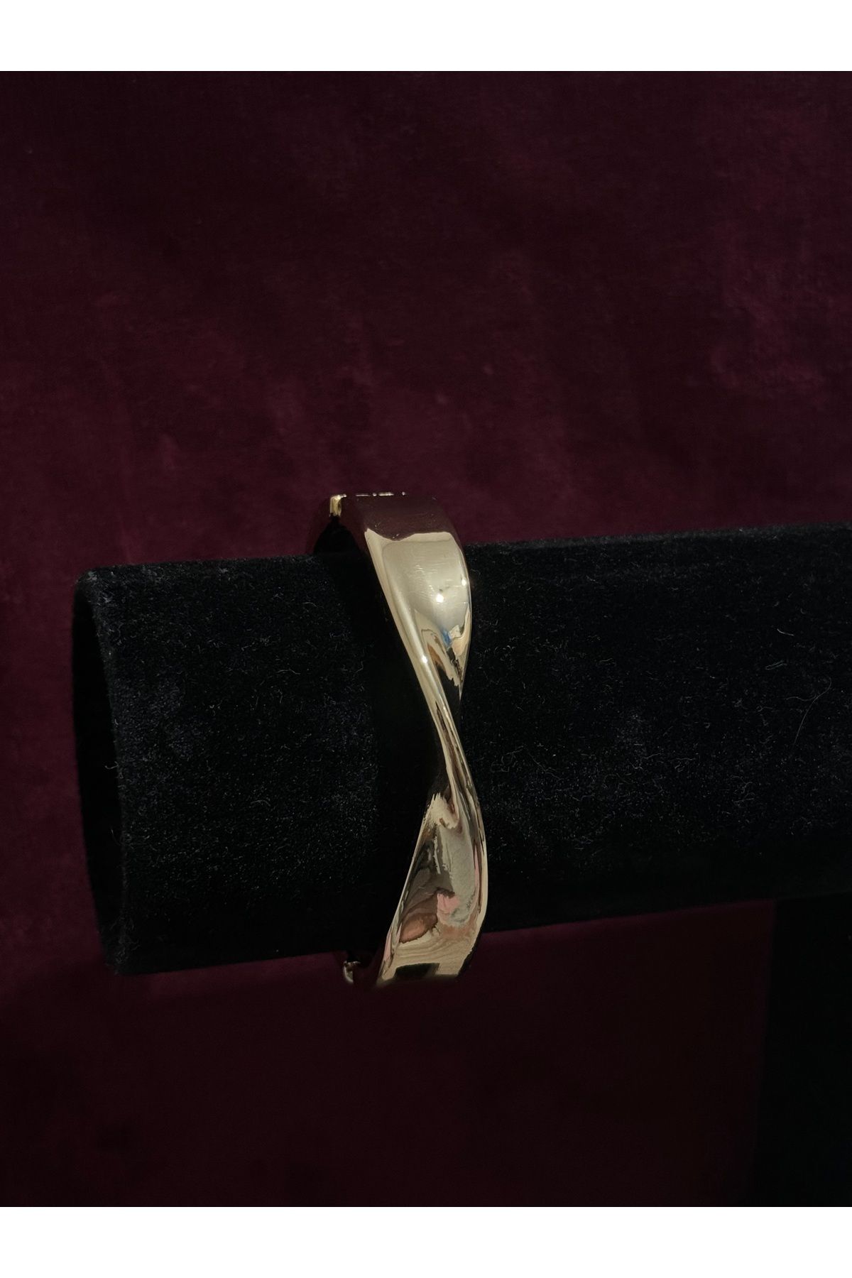 MODA Gold Burgu Detay Kelepçe