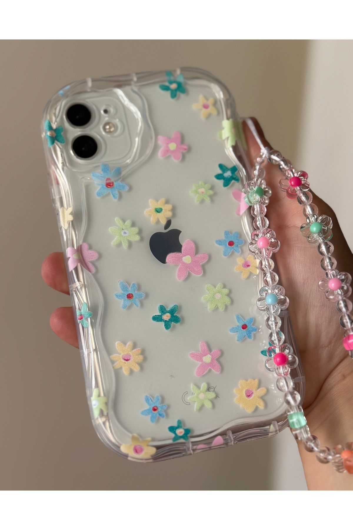 FİŞNEİLETİŞİM İPHONE 16 UYUMLU ÇİÇEK DESENLİ CHARMLI KILIF