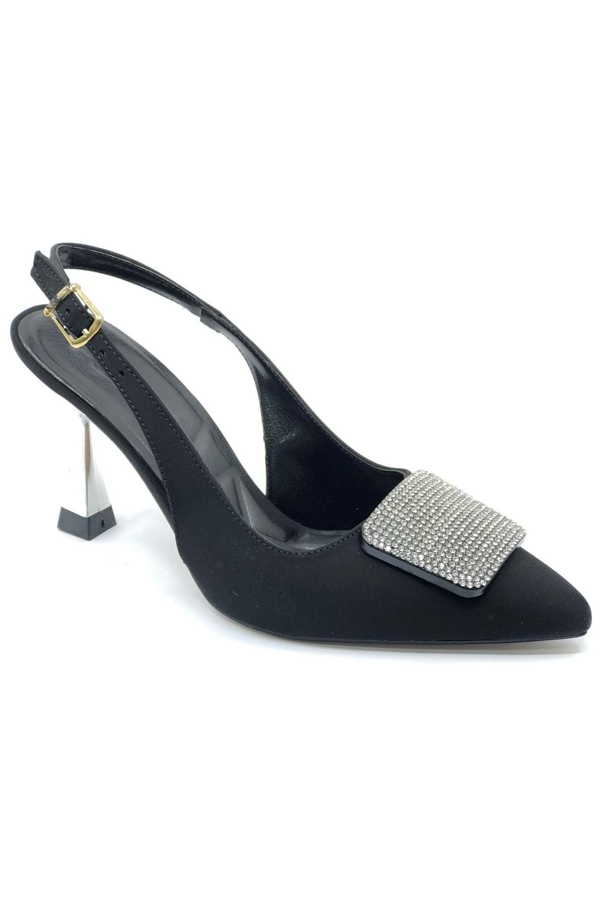 KOCAMANLAR Feles Taş Toka Detaylı Arkası Açık Stiletto Kadın Topuklu Ayakkabı SİYAH