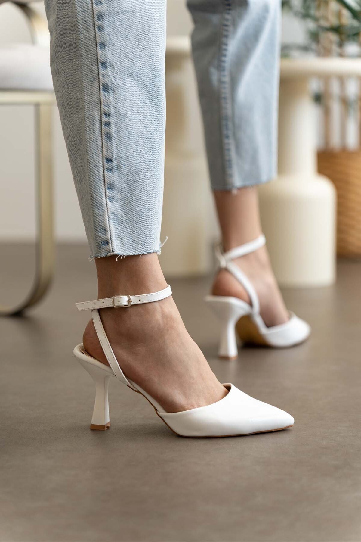 Savves  Kadın Beyaz Rugan Bantlı Topuklu Ayakkabı - Görsel 6
