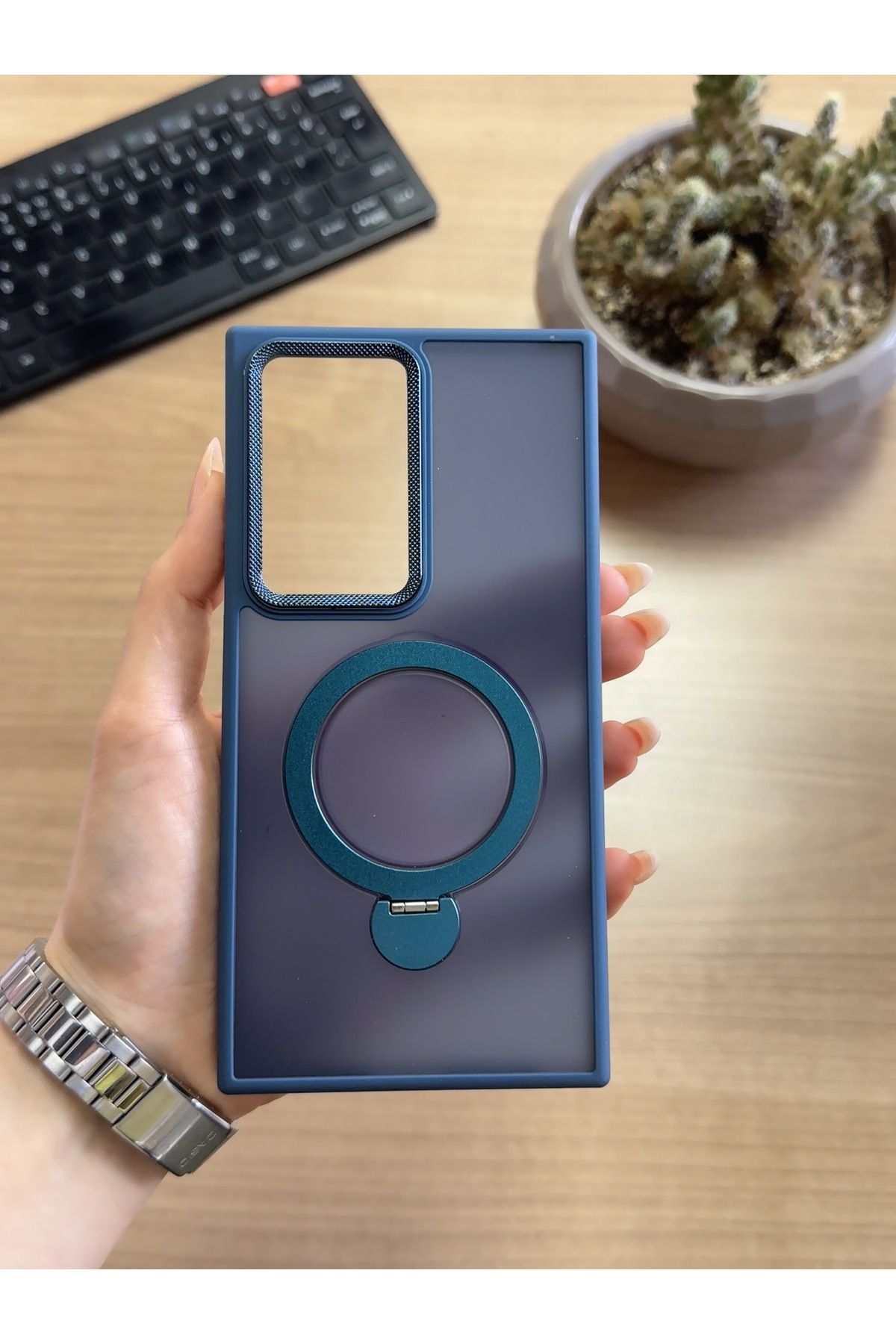 MTL Samsung S24 Ultra Standlı Ve MagSafe Kılıf Soocase622