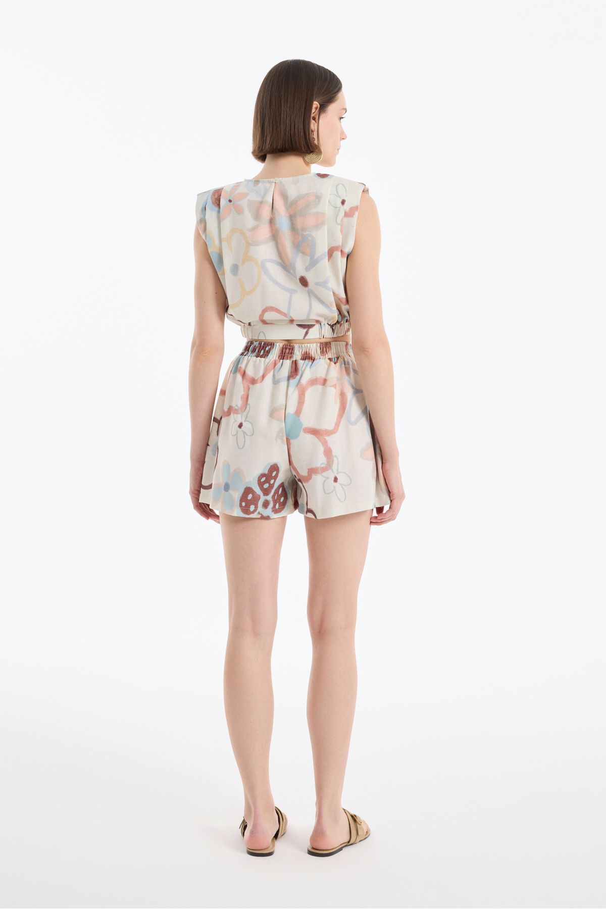 Quzu-Patterned Linen Mini Shorts with Elastic Waist Natural 5