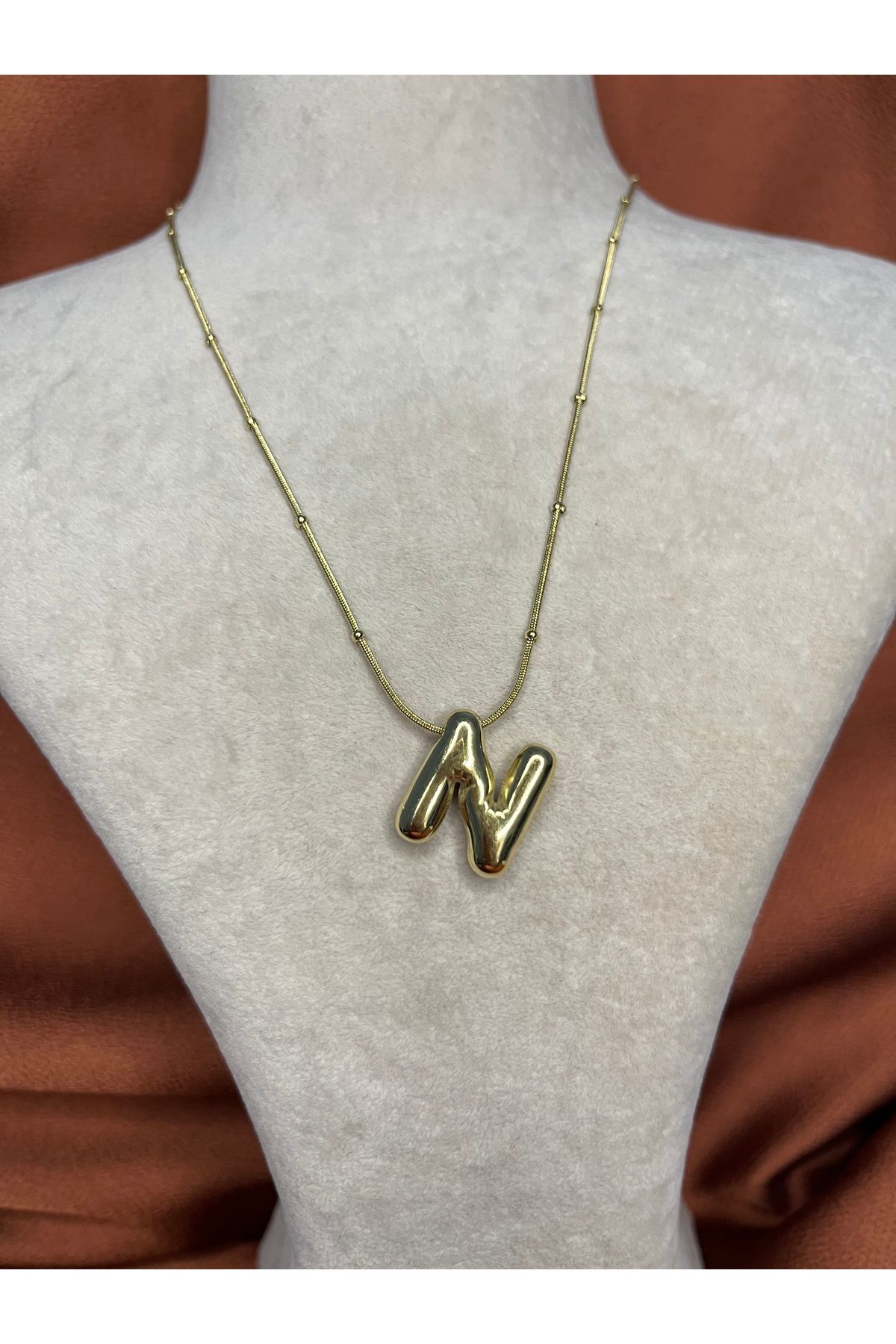 Fam&Co Jewelry Altın Renk Balon Harf Kolye – G Harfi, Şık ve Minimal Tasarım