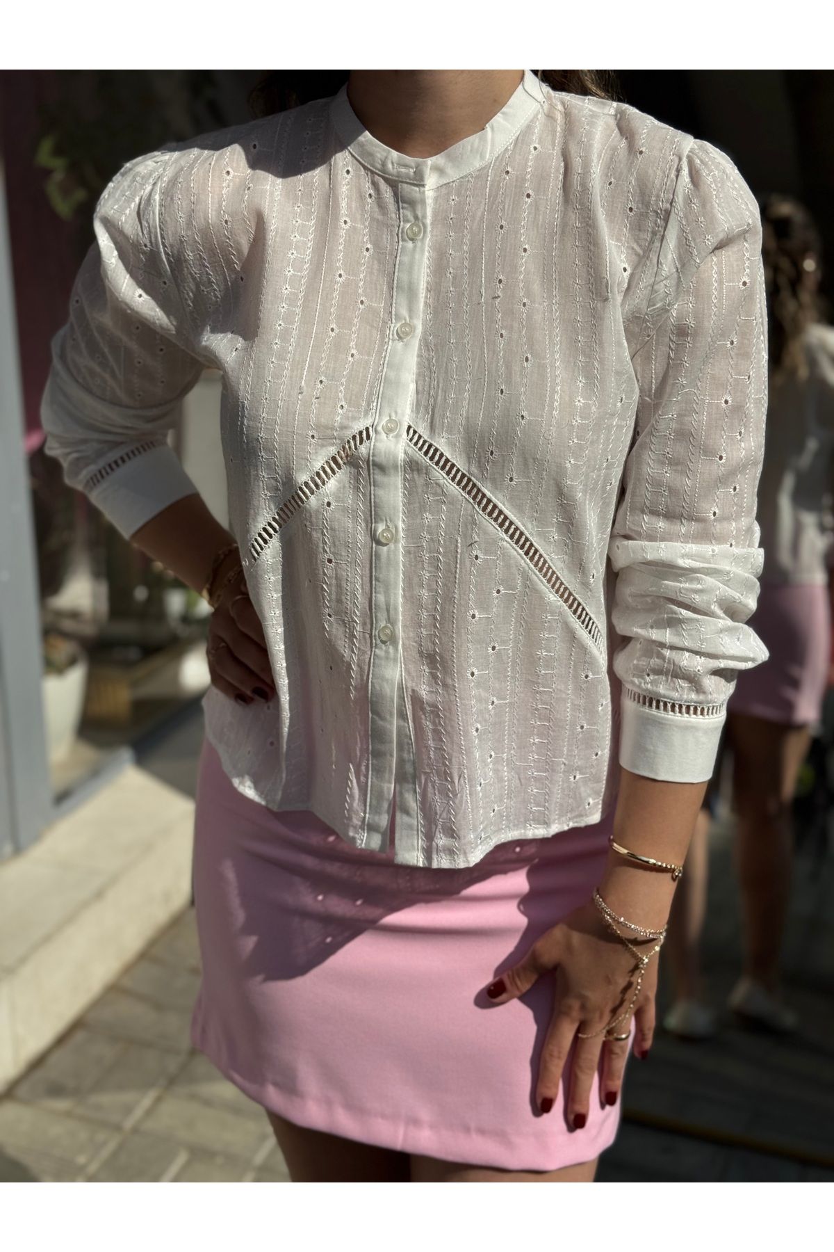 SİSU BOUTIQUE NAKIŞLI BEYAZ GÖMLEK