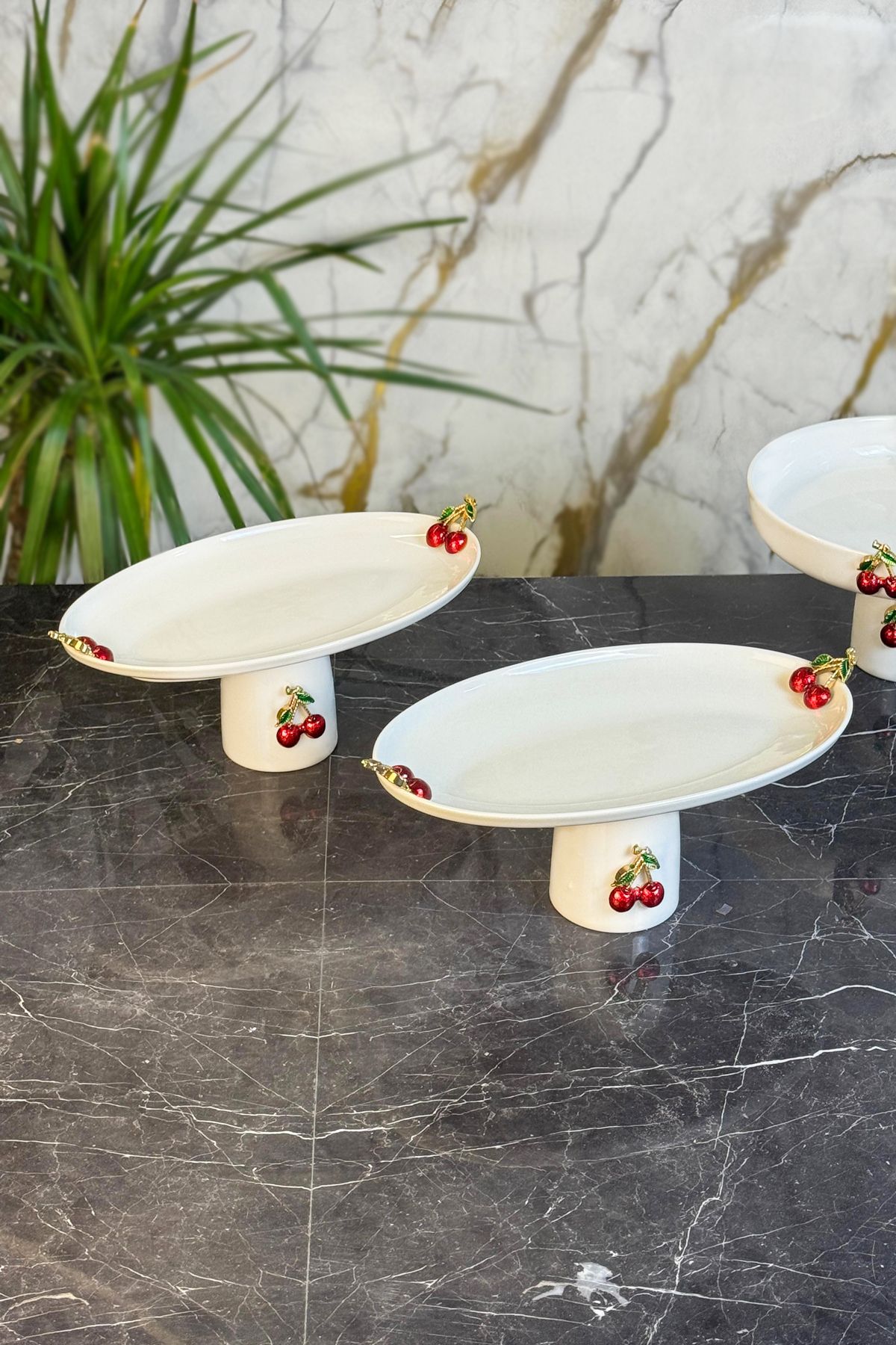 MAY HOME 2'Li Kiraz Figürlü Kayık Porselen Ayaklı Sunum Tabağı & Salata Meze Servis Standı