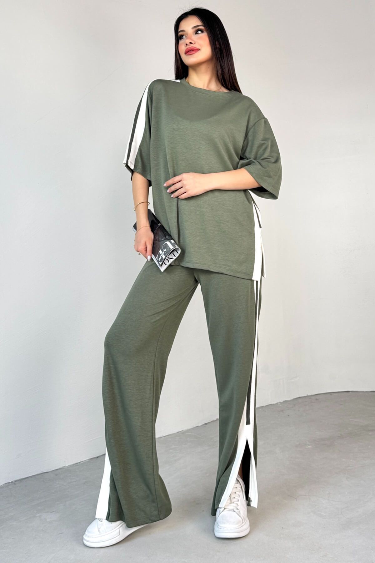 Cappmoda TKM-13298 Haki Modal Kumaş Renk Bloklu Oversize Üst & Salaş Pantolon İkili Takım