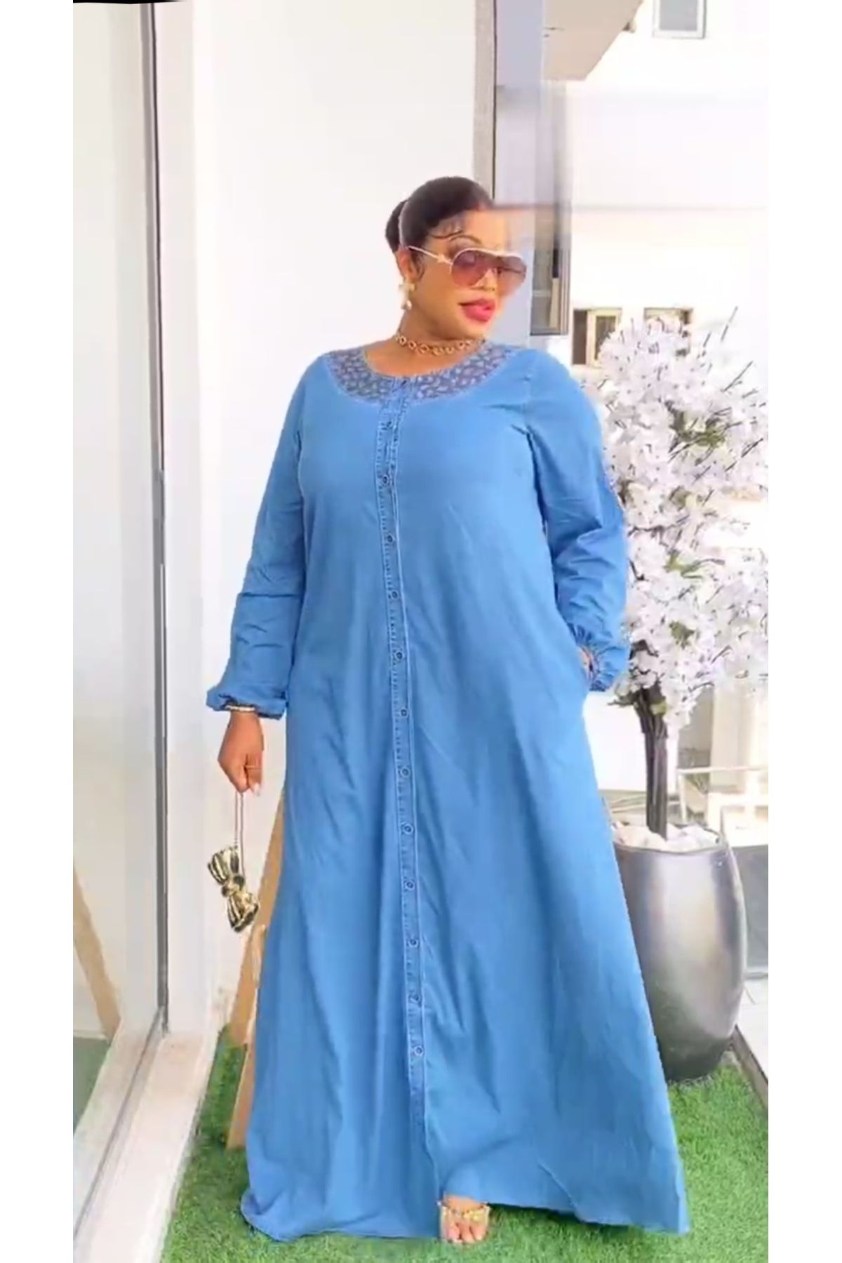 AKŞEN GİYİM BÜYÜK BEDEN % 97 PAMUK GERÇEK İNCE DENİM KUMAŞ 145 CM BOYDA TAŞ DETAYLI TESETTÜR GÖMLEK ELBİSE