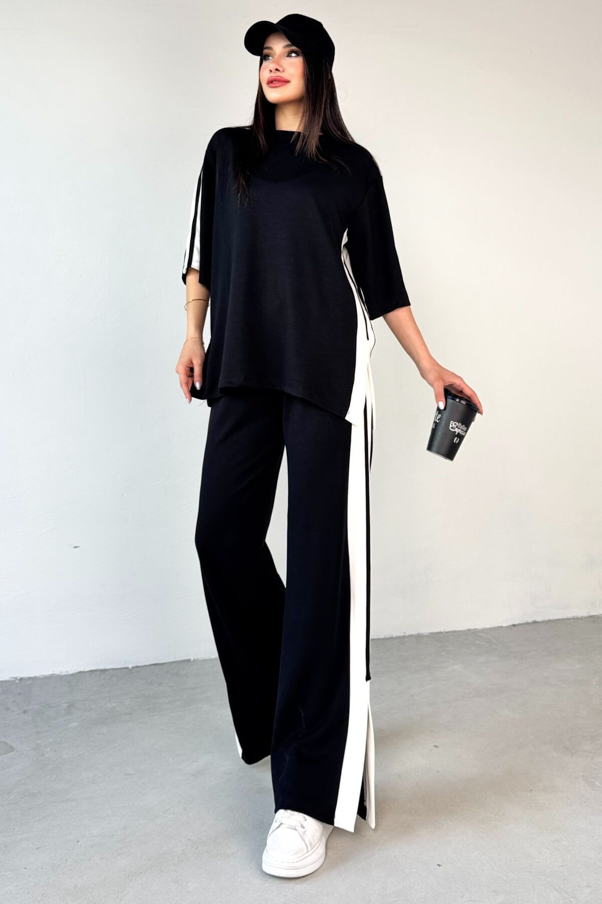 Cappmoda TKM-13298 Siyah Modal Kumaş Renk Bloklu Oversize Üst & Salaş Pantolon İkili Takım