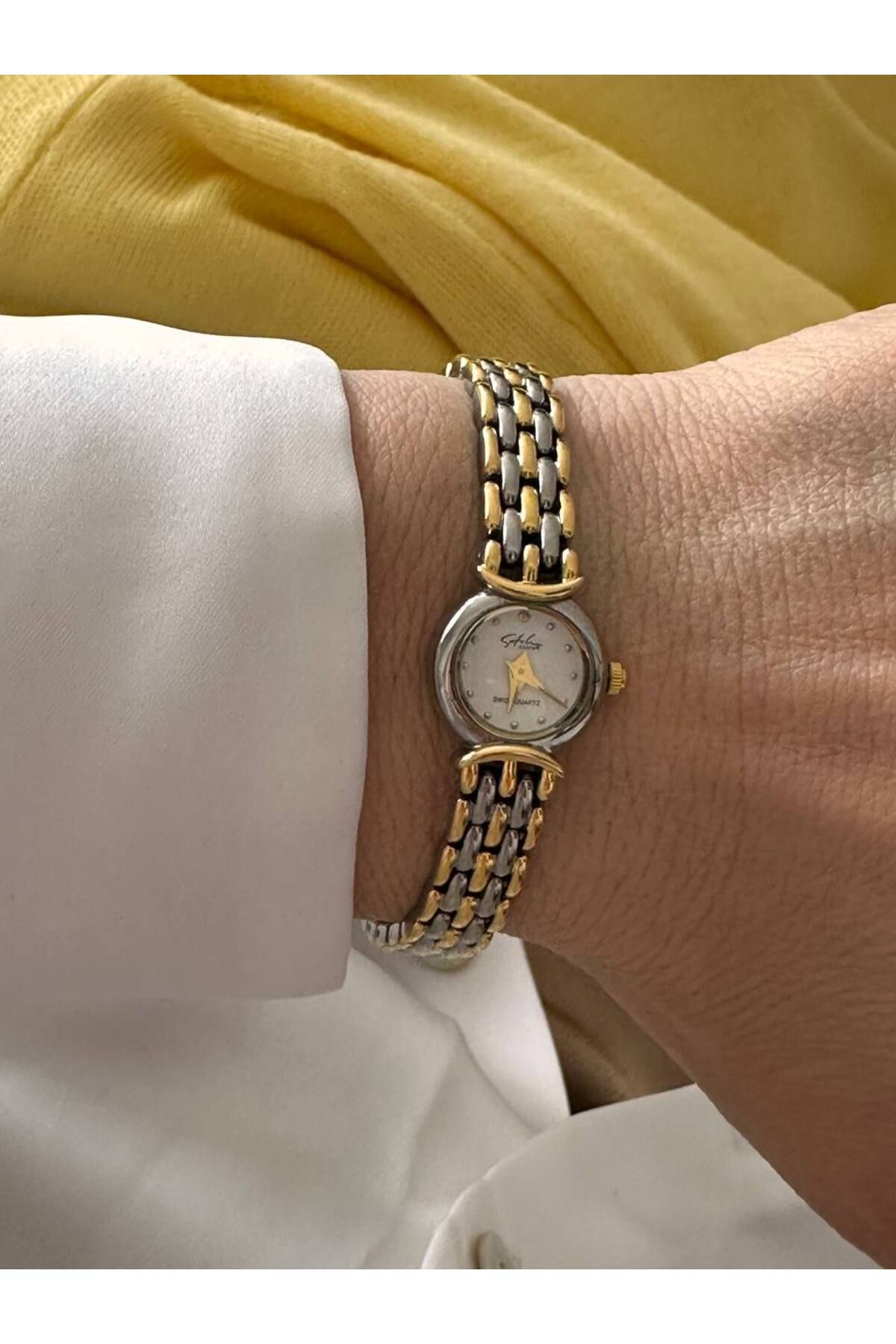 Esmeray Aksesuar Vip Çelik Gold ve Gümüş Renkli Premium Seri Beyaz Kadranlı Kadın Kol Saati