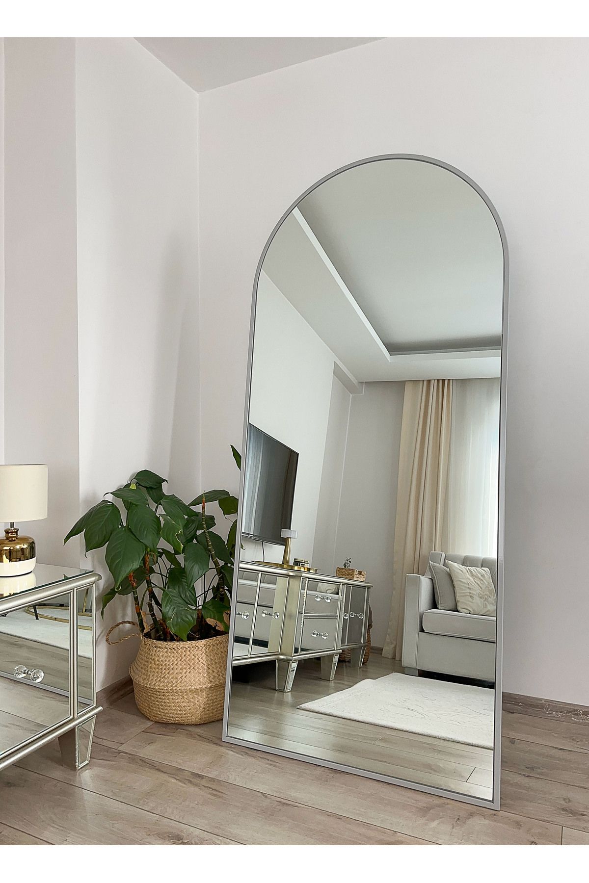 EFFE YAPI DEKOR 180*80 Cm Gri Metal Çerçeveli Ayaklı Boy Aynası