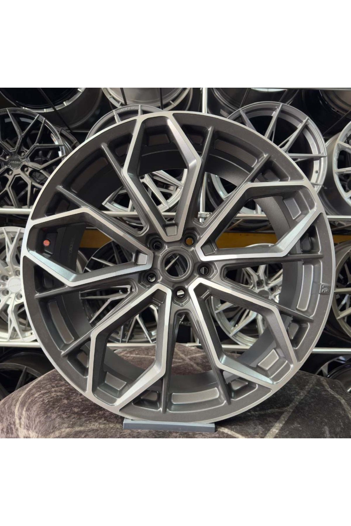 kormetal 22 inç 5x120 Land Rover Gun Metal Elmas Kesim Jant Modeli (4 Adet