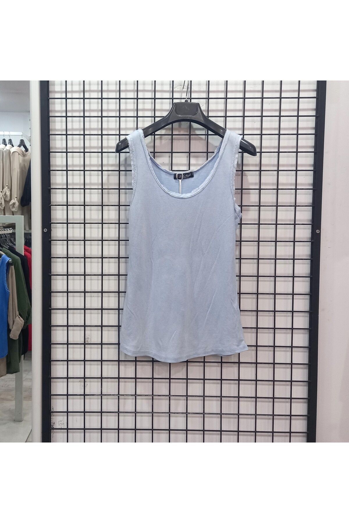 Butik Şans Saçak Detaylı Askılı İtalyan Atlet Bluz