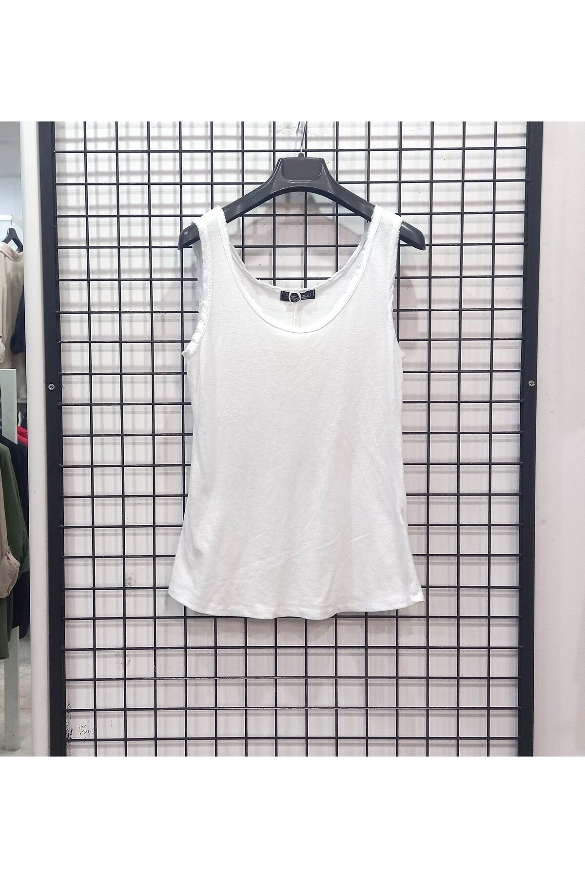 Butik Şans Saçak Detaylı Askılı İtalyan Atlet Bluz