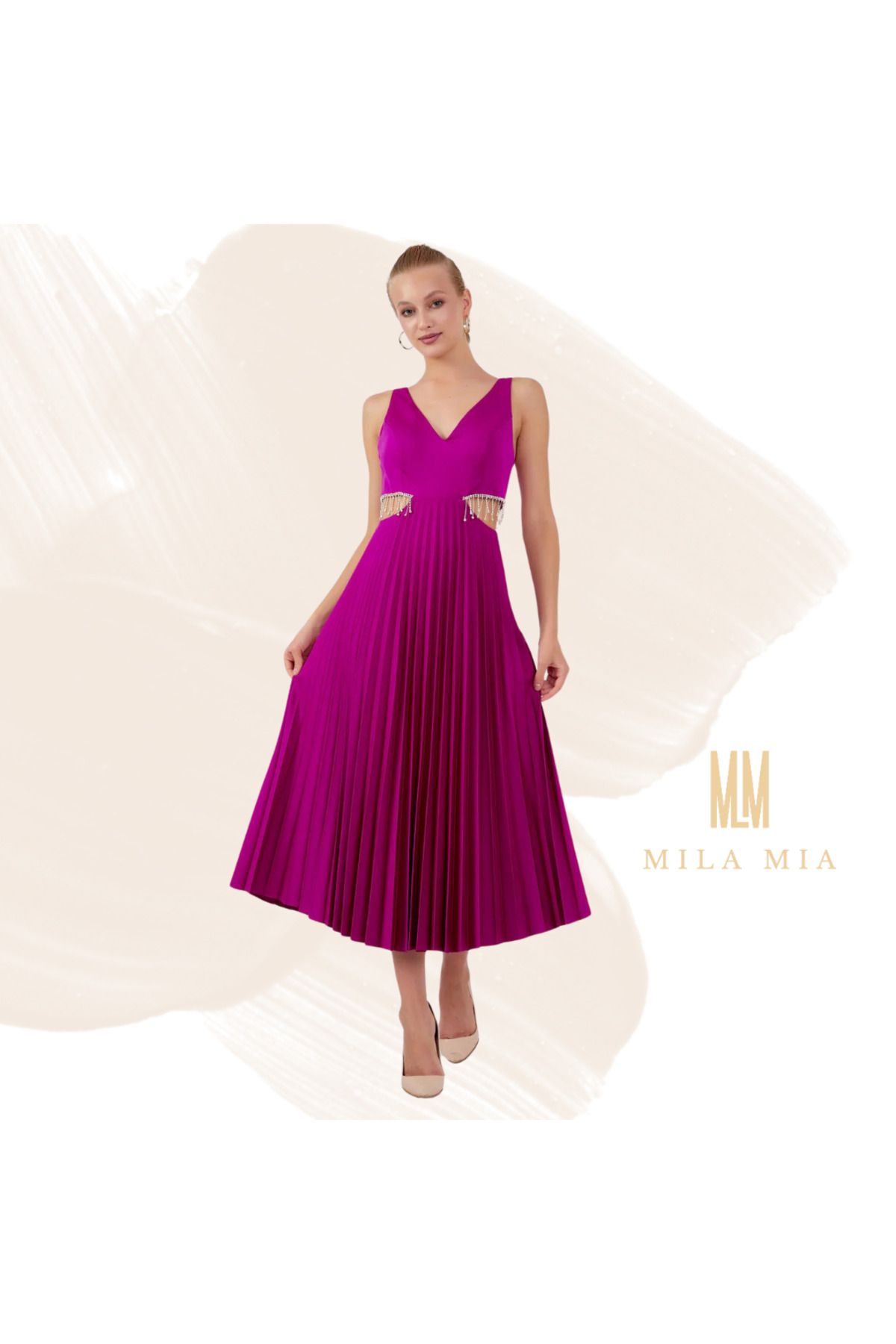 Butik MilaMia Turkey Abiye ve Şık Püskül Detaylı V Yaka Pileli Elbise