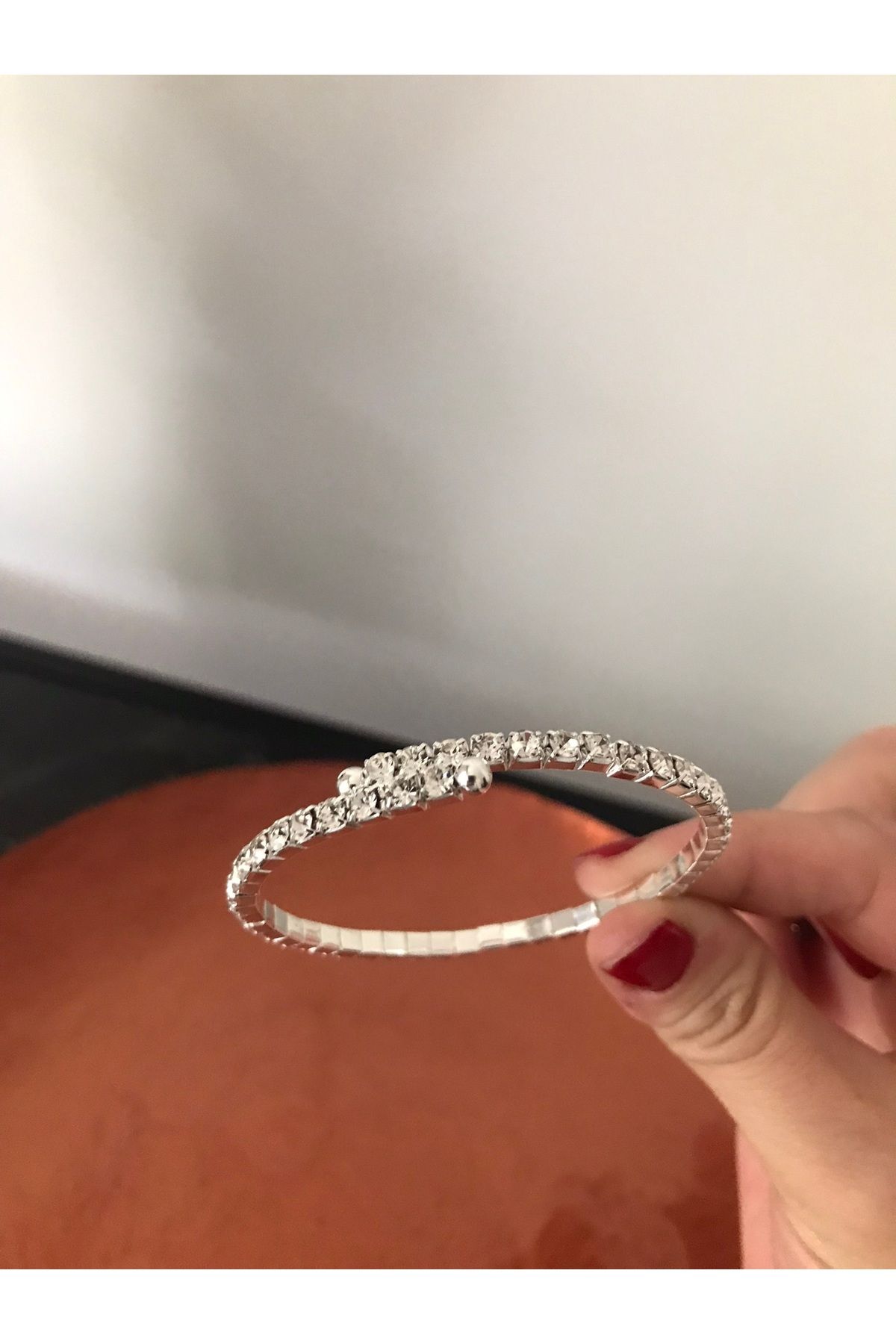 shop TAM TUR SU YOLU KELEPÇE BİLEZİK KALIN PARLAK VE IŞILTILI HER BİLEK İLE UYUMLU HAFİF GÜMÜŞ RENGİNDE