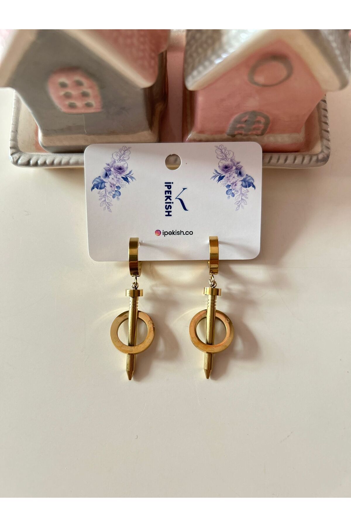 Cheecky Chic İpekish Sallantılı Büyük Halka Çivi Model Gold Küpe – Kararmaz Paslanmaz Çelik