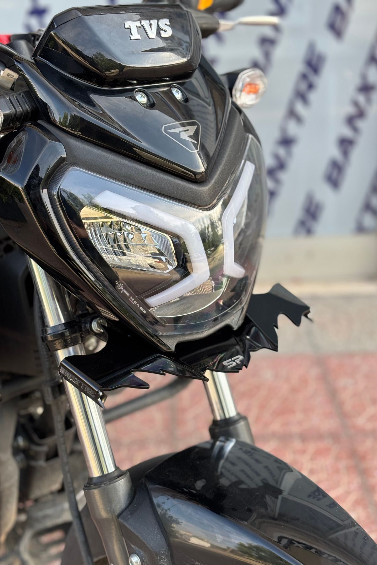 Banxtre TVS Raider Uyumlu Winglet-Gaga-Sakal Parlak Siyah Renk Parça (1 Adet)