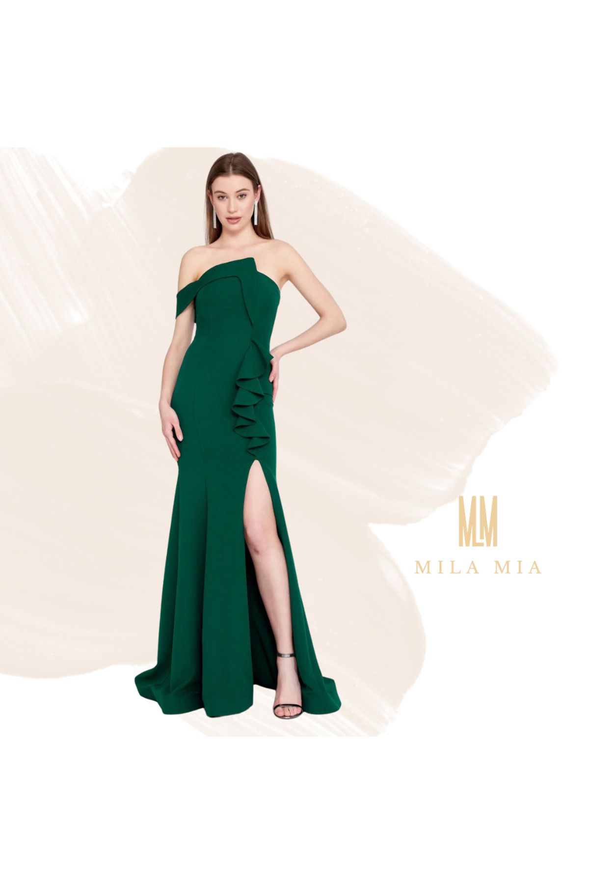 Butik MilaMia Turkey Straplez Volan Detaylı Yırtmaçlı Abiye – Zümrüt Yeşili