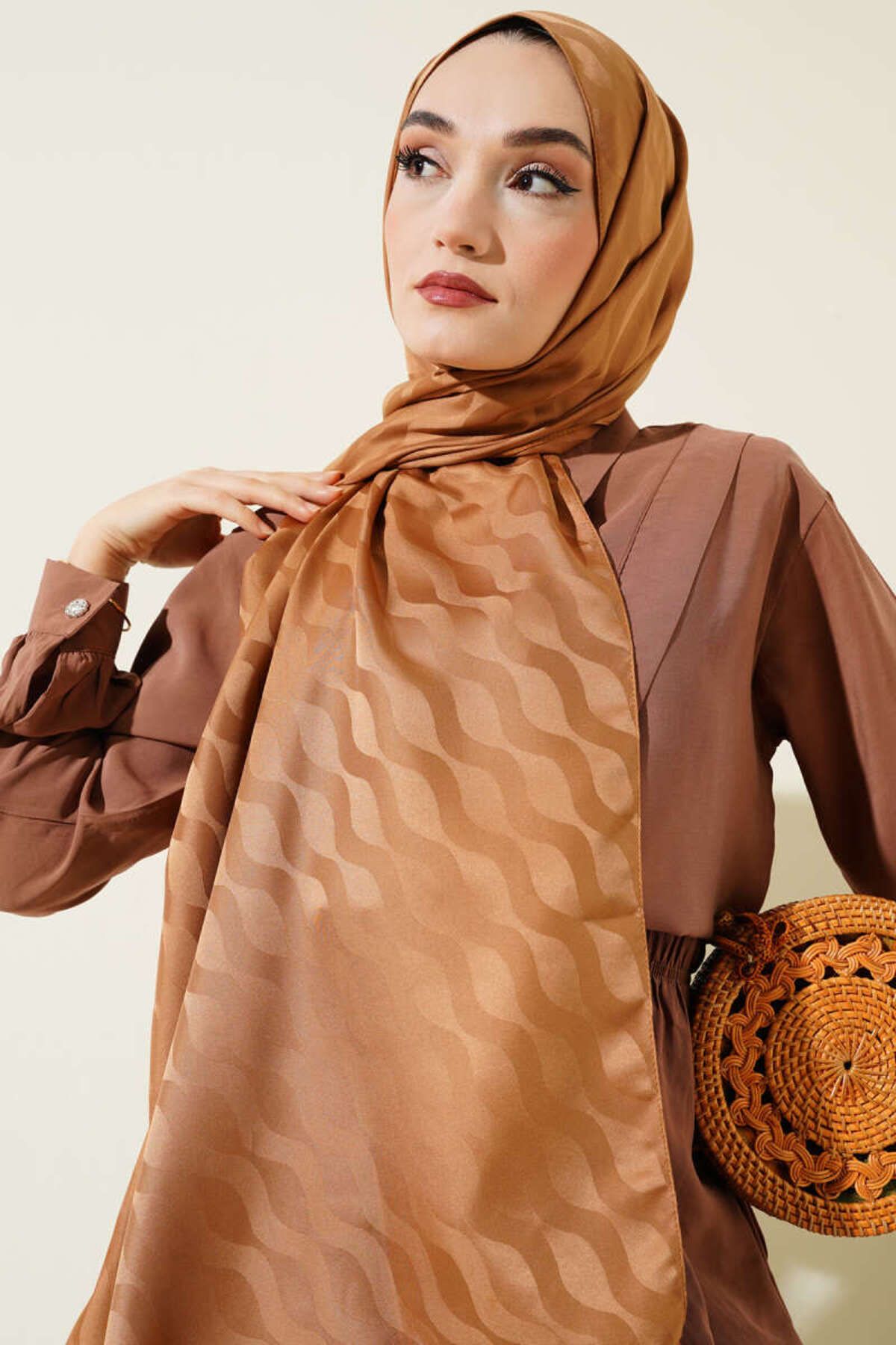 Tugchic Bags Kıvrak Desen Jakar Camel Eşarp